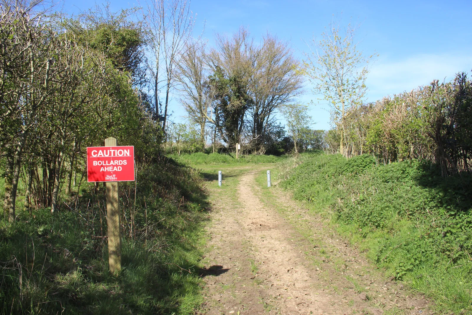 Photo showing: Bollards Ahead