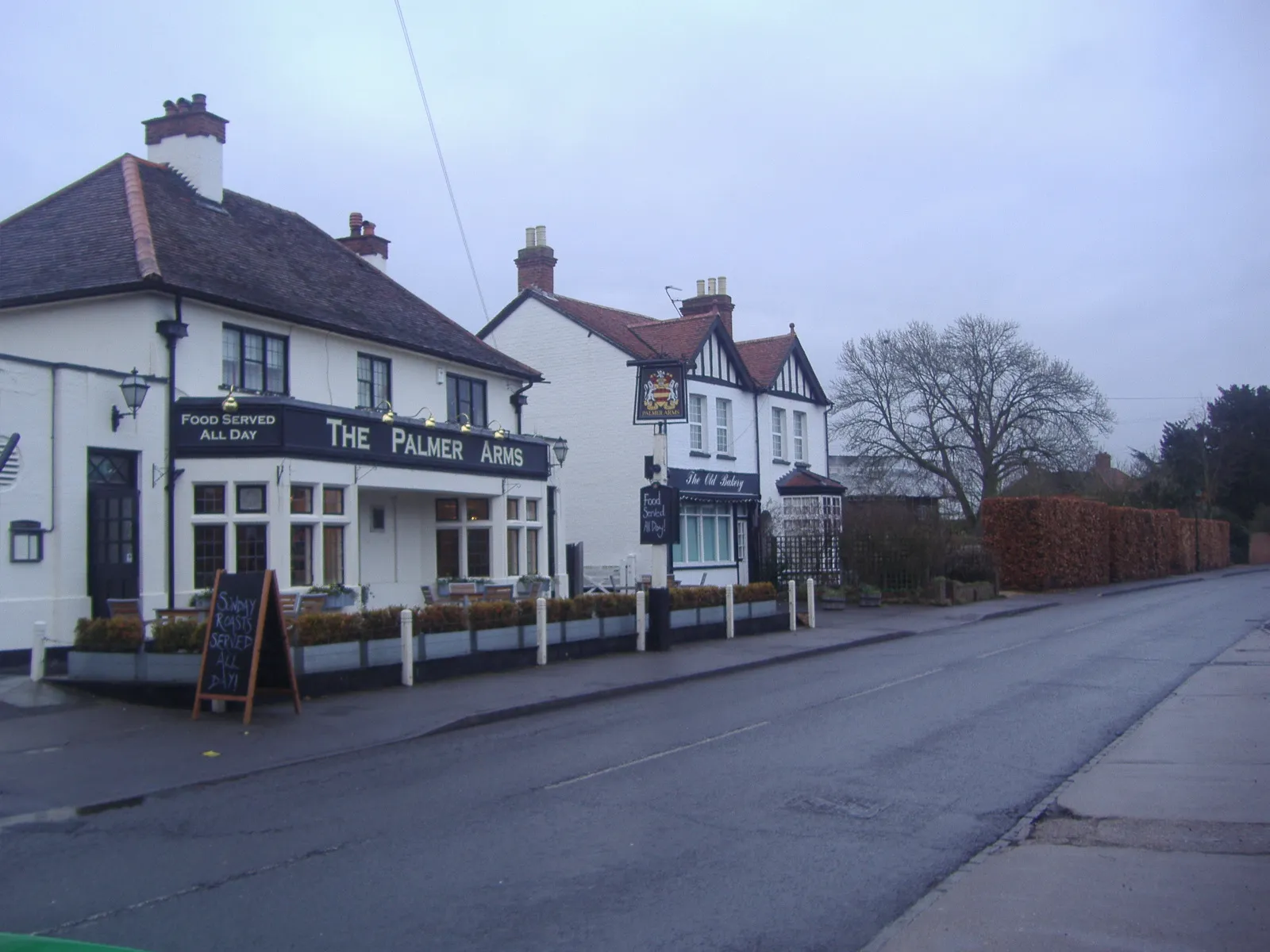 Photo showing: The Palmer Arms, Dorney
