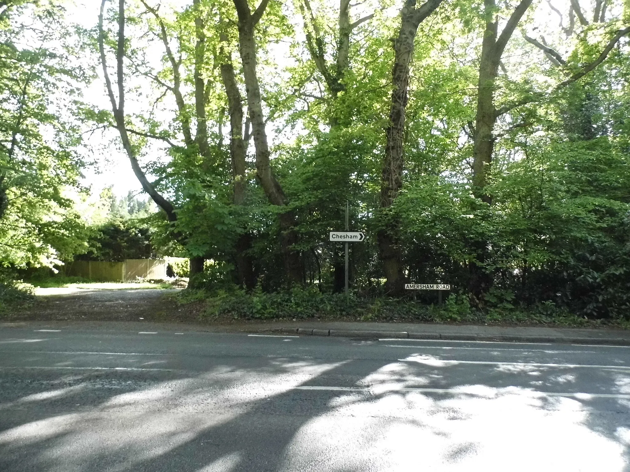 Photo showing: Amersham Road, Chesham Bois