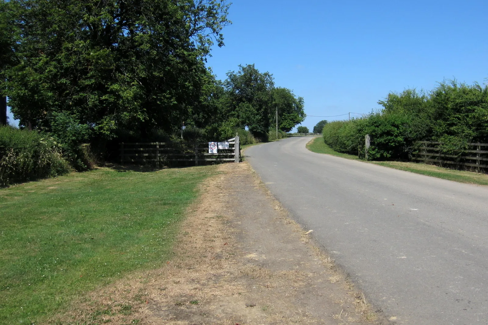 Photo showing: Access road to the equestrian centre