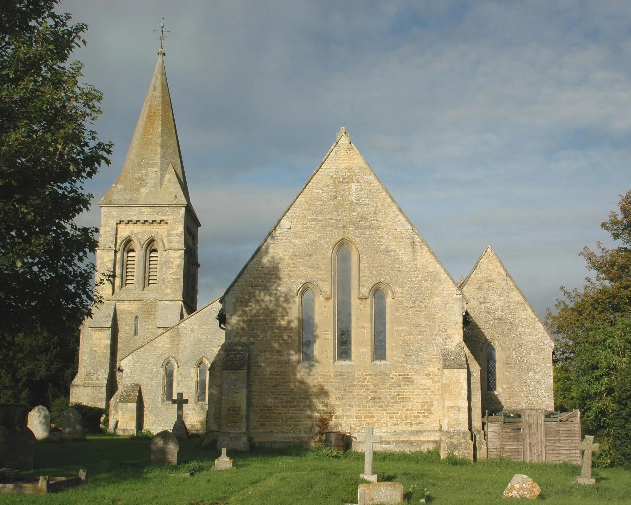 Photo showing: Church of England parish church of Saint Giles, Tetsworth, Oxfordshire, seen from the east