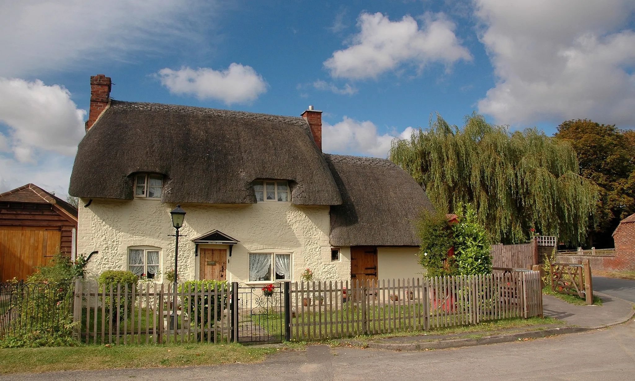 Photo showing: Sydenham, South Oxfordshire: former Post Office, viewed from the east