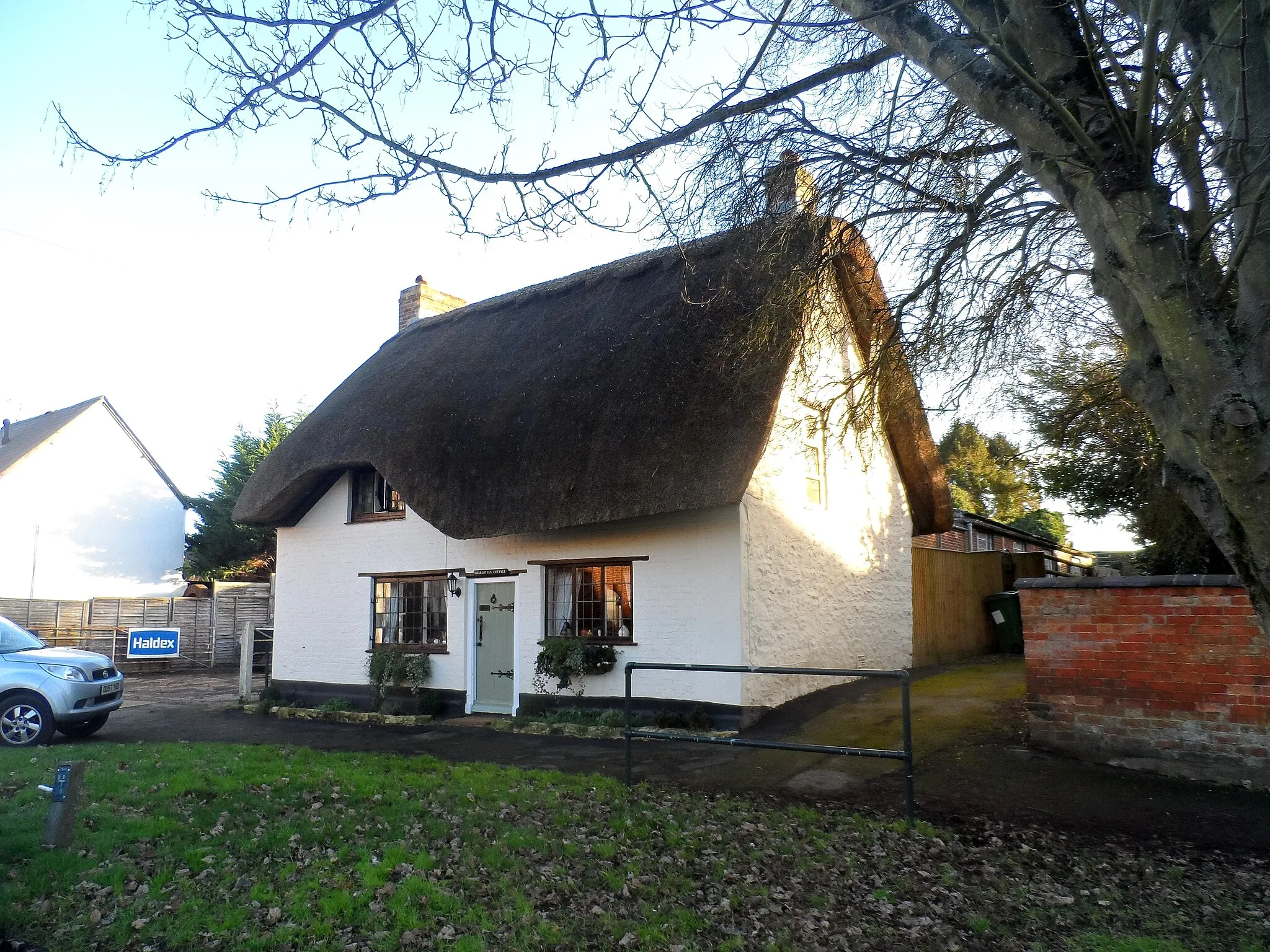 Photo showing: Seventeenth century cottage, Gawcott