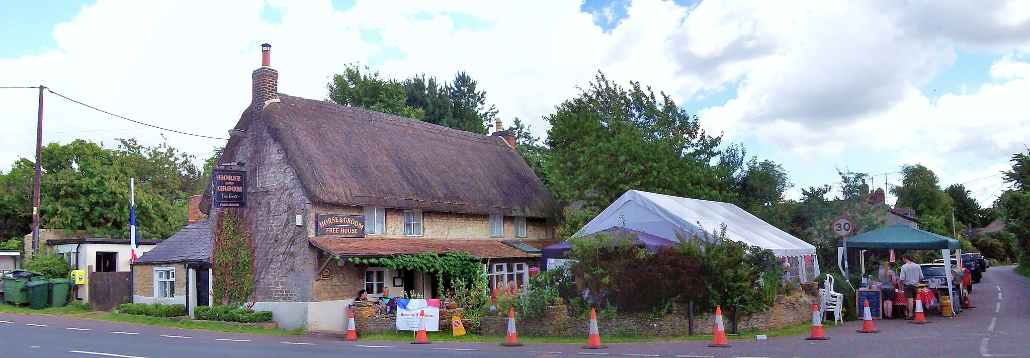 Photo showing: Bastille Day, Caulcott, Oxon