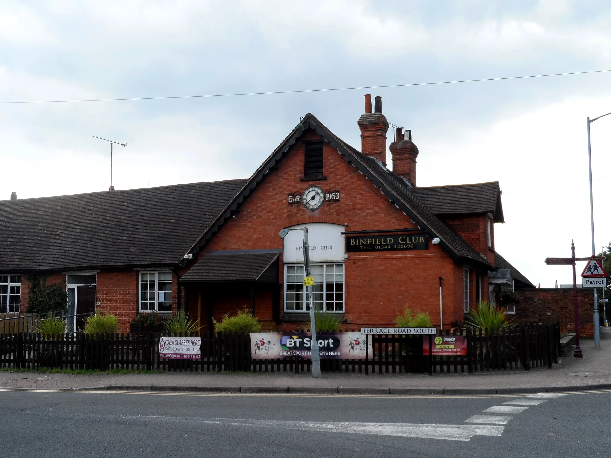 Photo showing: Binfield Club