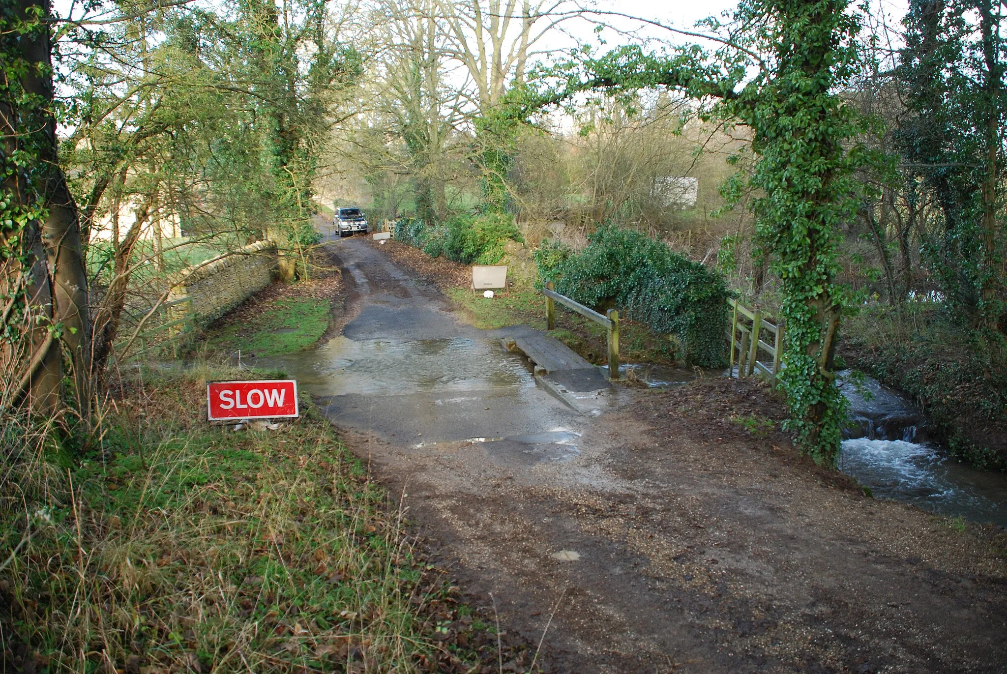 Photo showing: Croughton Ford