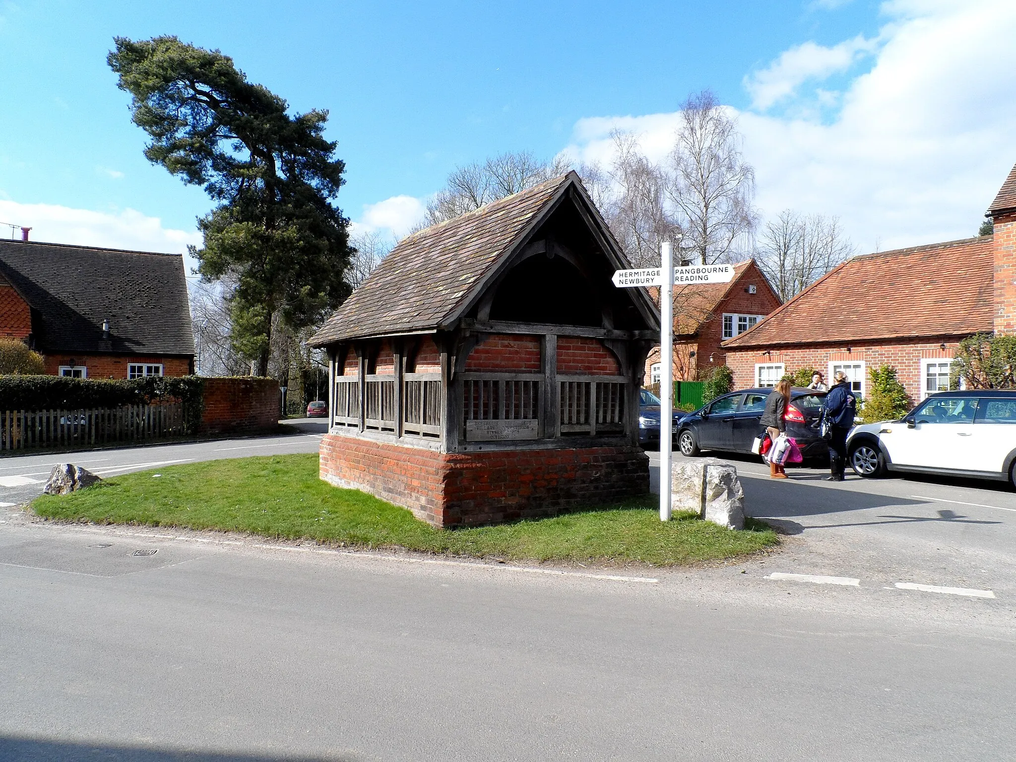 Photo showing: Village centre, Yattendon