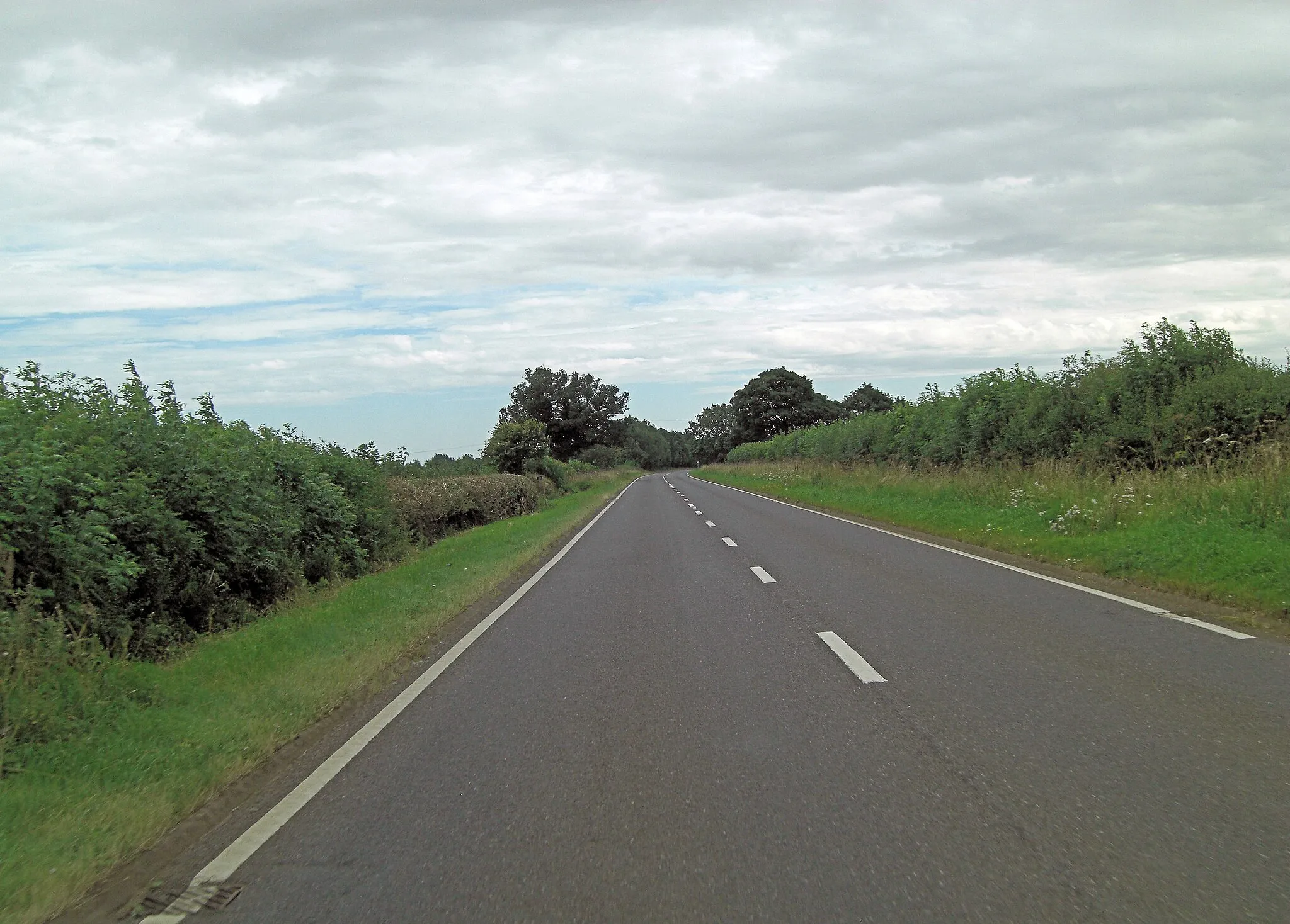Photo showing: A423 northwest of Manorfields Farm