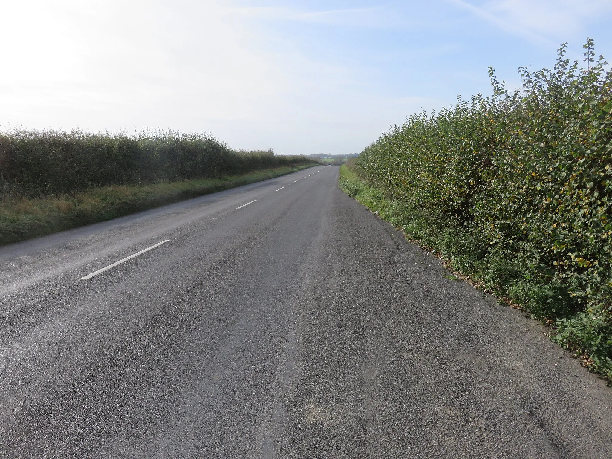 Photo showing: A4095 near Bampton