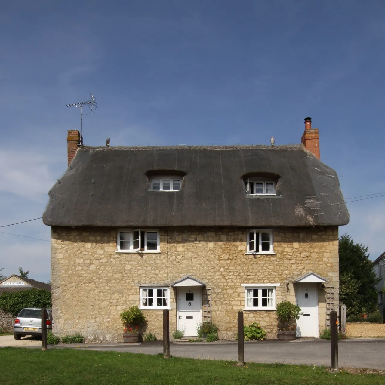 Photo showing: King's Cottage, 4–6 Chapel Hill, Watchfield, Oxfordshire (formerly Berkshire), seen from south-southeast