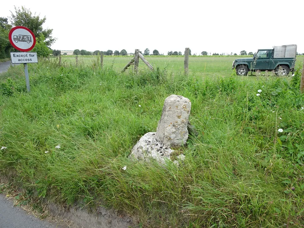 Photo showing: Remains of the 15th century cross at Coscote near Didcot