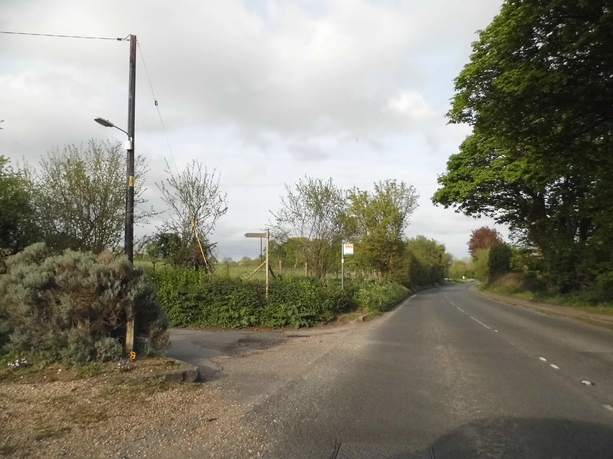 Photo showing: London Road, Laverstoke