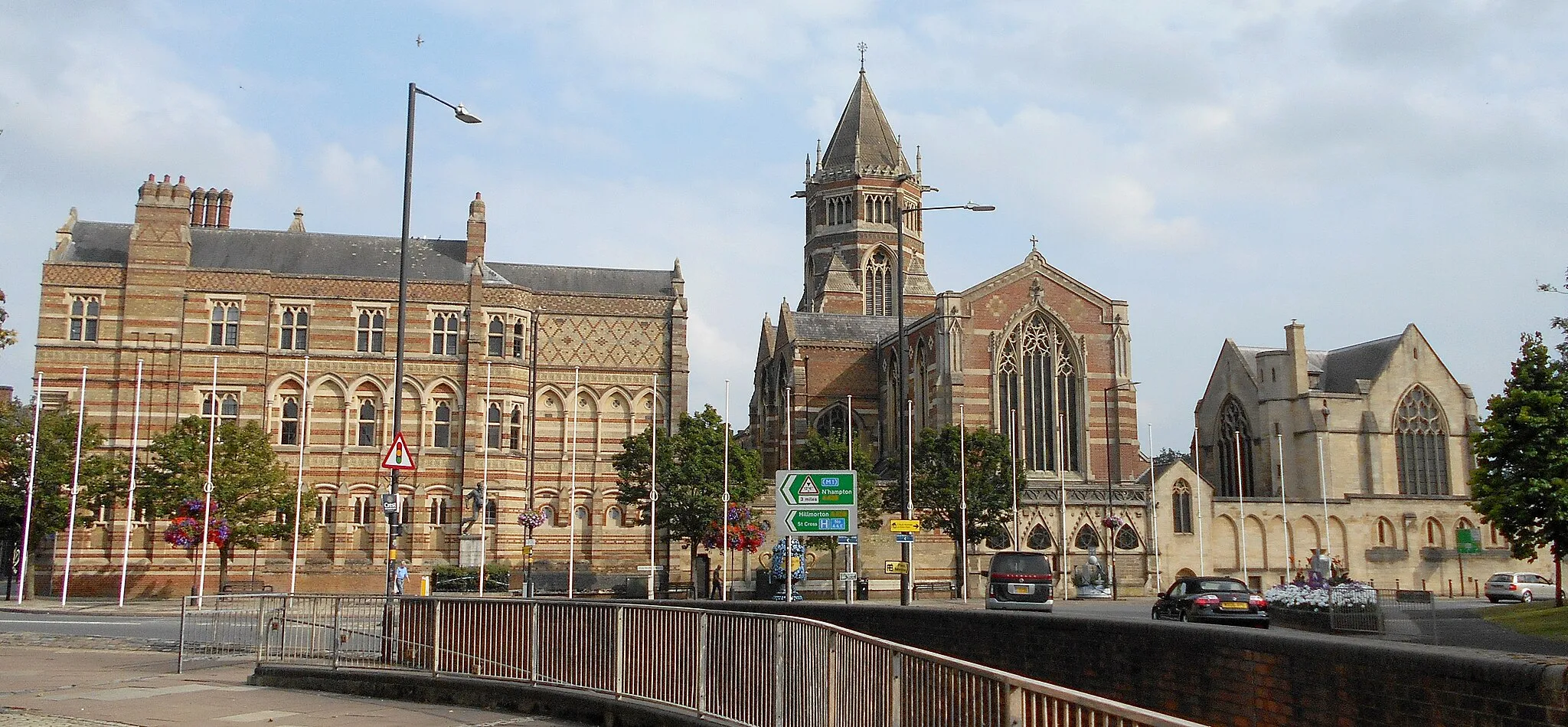 Photo showing: Rugby School buildings from Warwick Street.