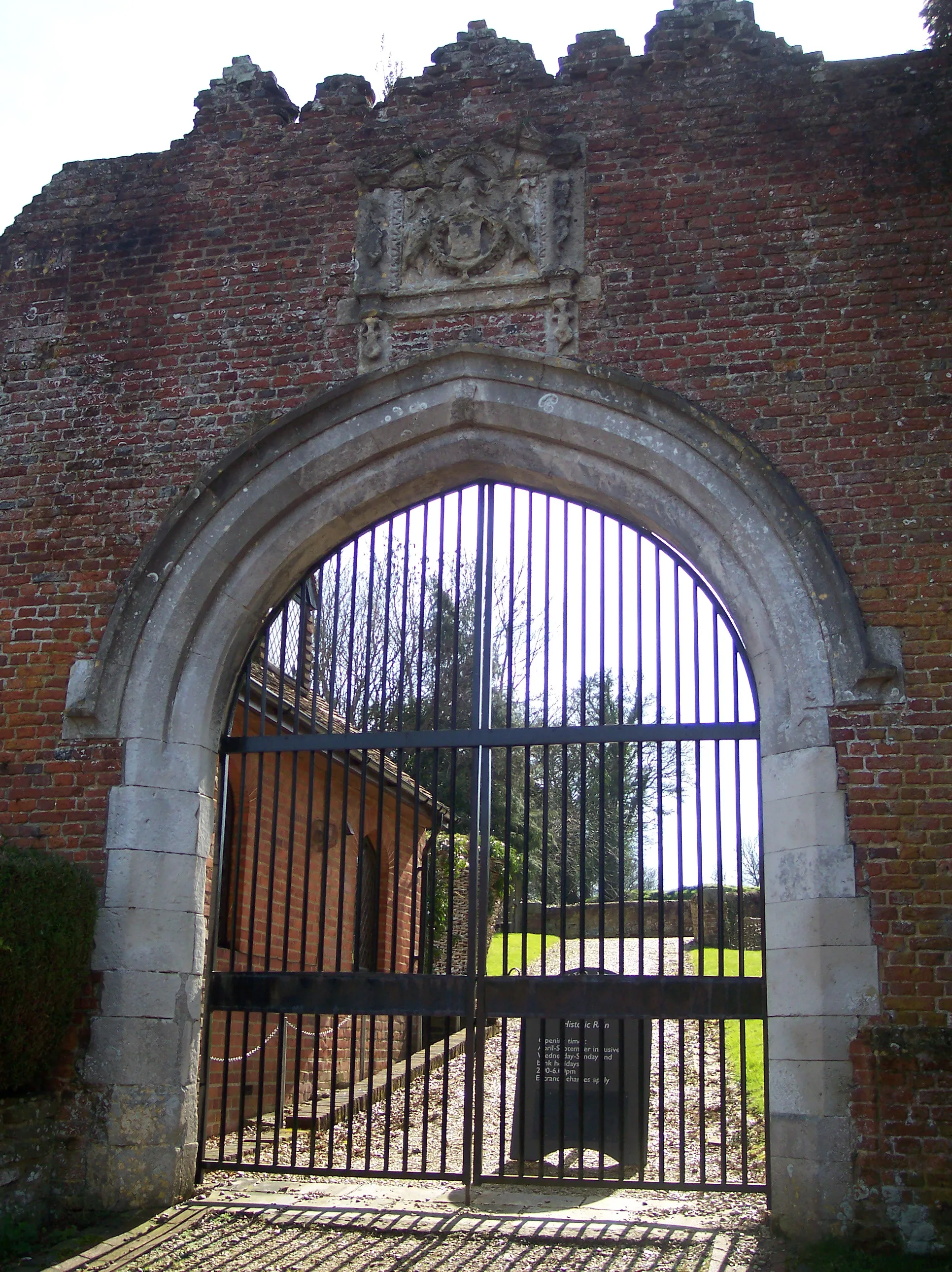 Photo showing: Entrance to Basing House, Old Basing, Hampshire, UK