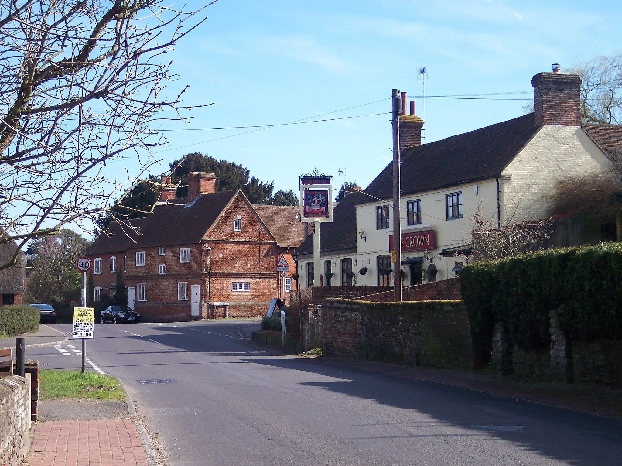 Photo showing: The crown Inn, The Street, Old Basing, Hampshire, England