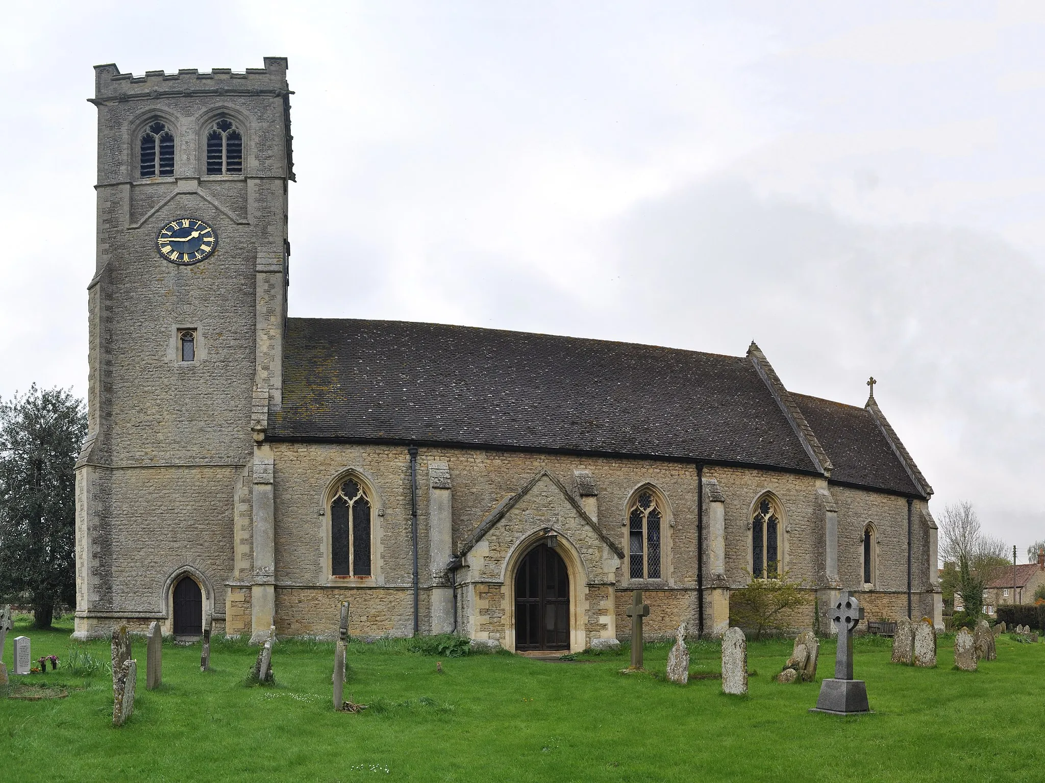 Photo showing: St James' Church in Little Milton