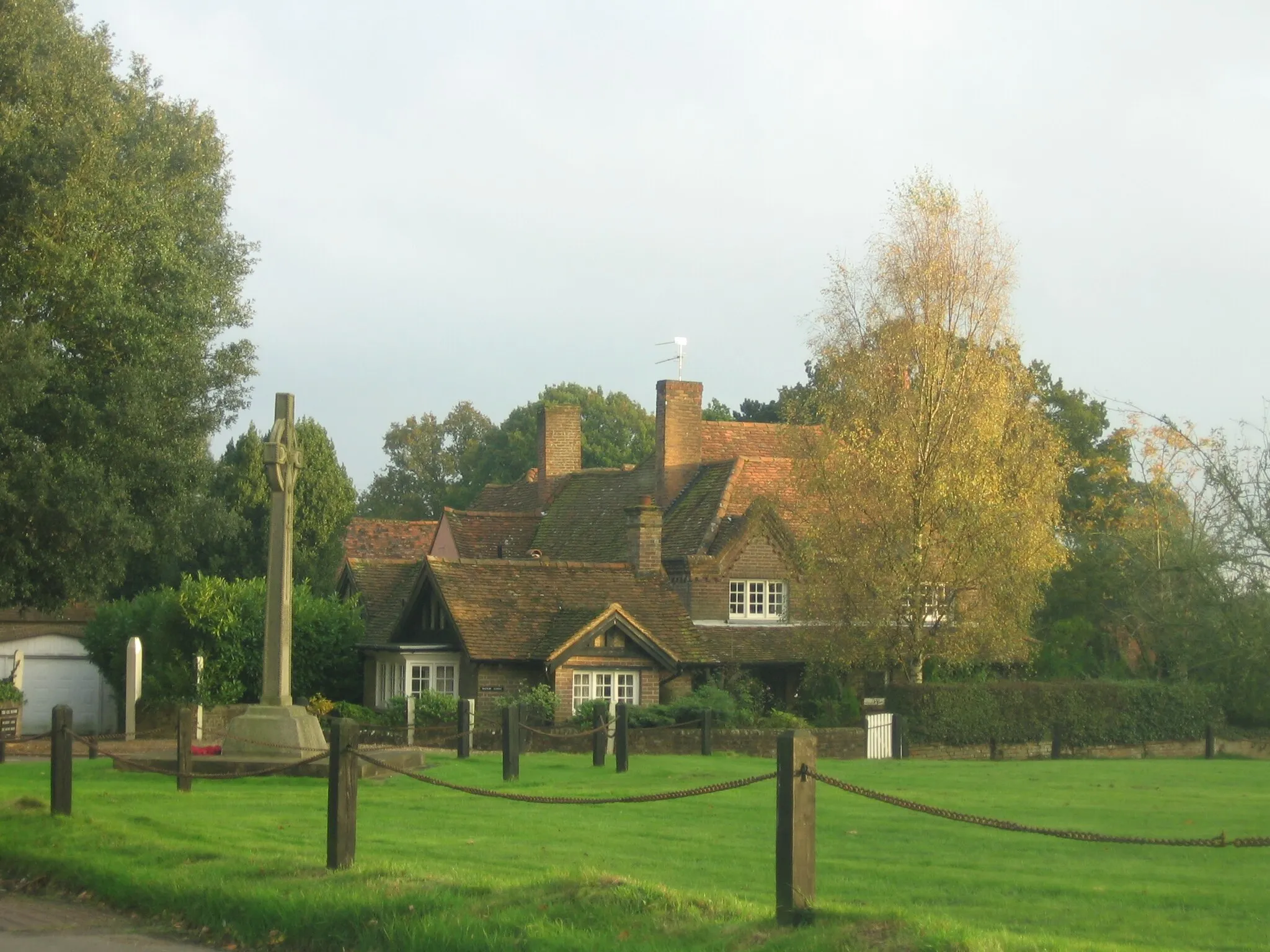 Photo showing: The village green in The Lee, Buckinghamshire, England. (Taken looking south)