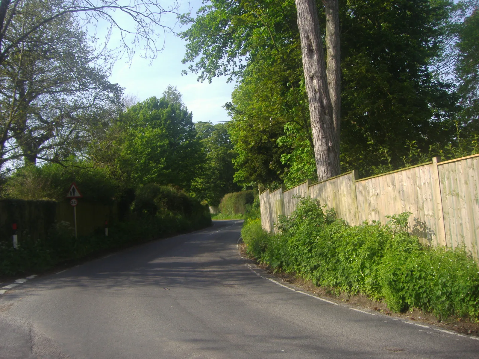 Photo showing: The B3046 in Axford