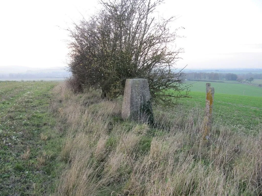 Photo showing: White Hill Triangulation Pillar