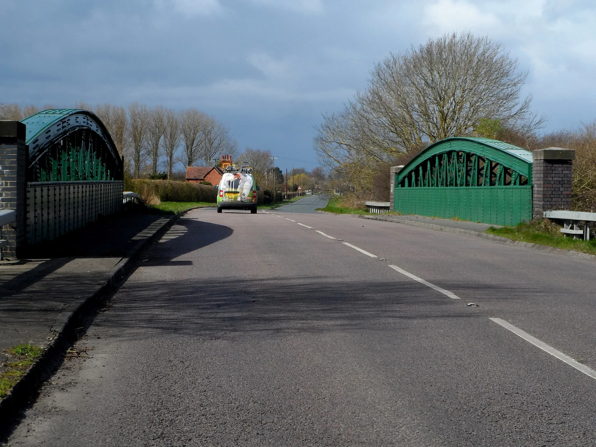 Photo showing: Bridge over the Chiltern Main Line Railway on A4129