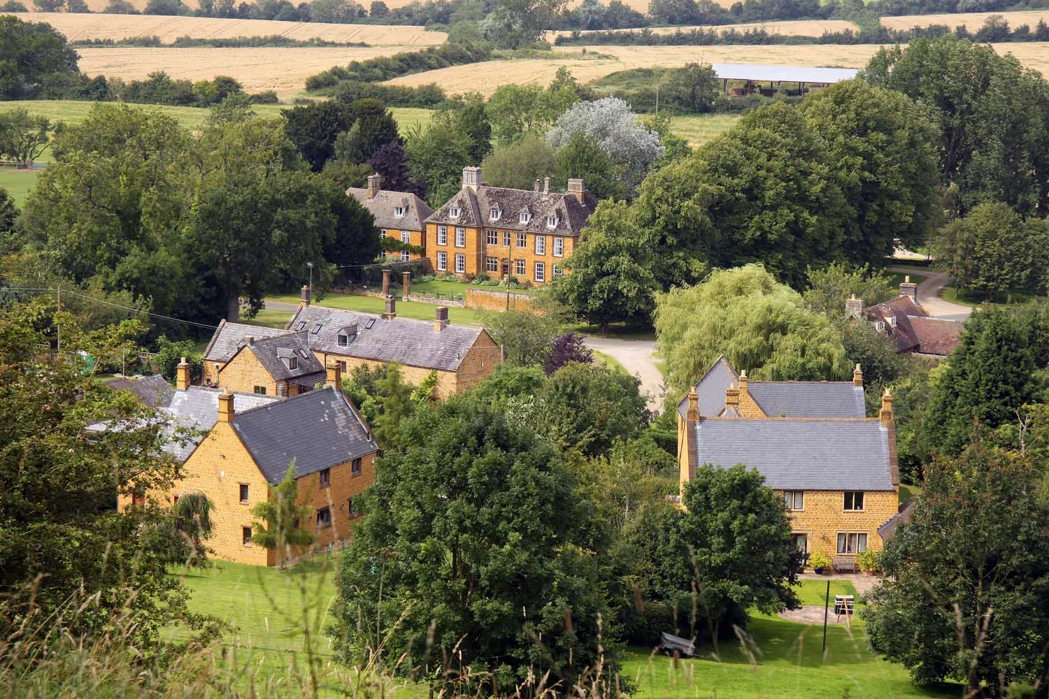 Photo showing: Arlescote from Camp Lane on Edgehill