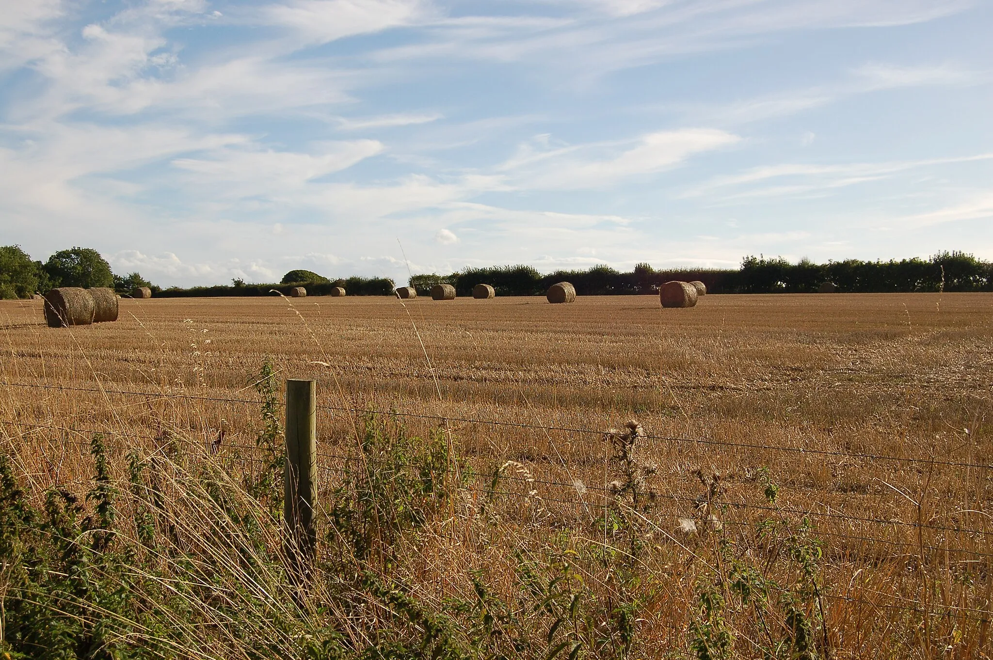 Photo showing: Straw bales at Clapton-on-the-Hill, Gloucestershire
