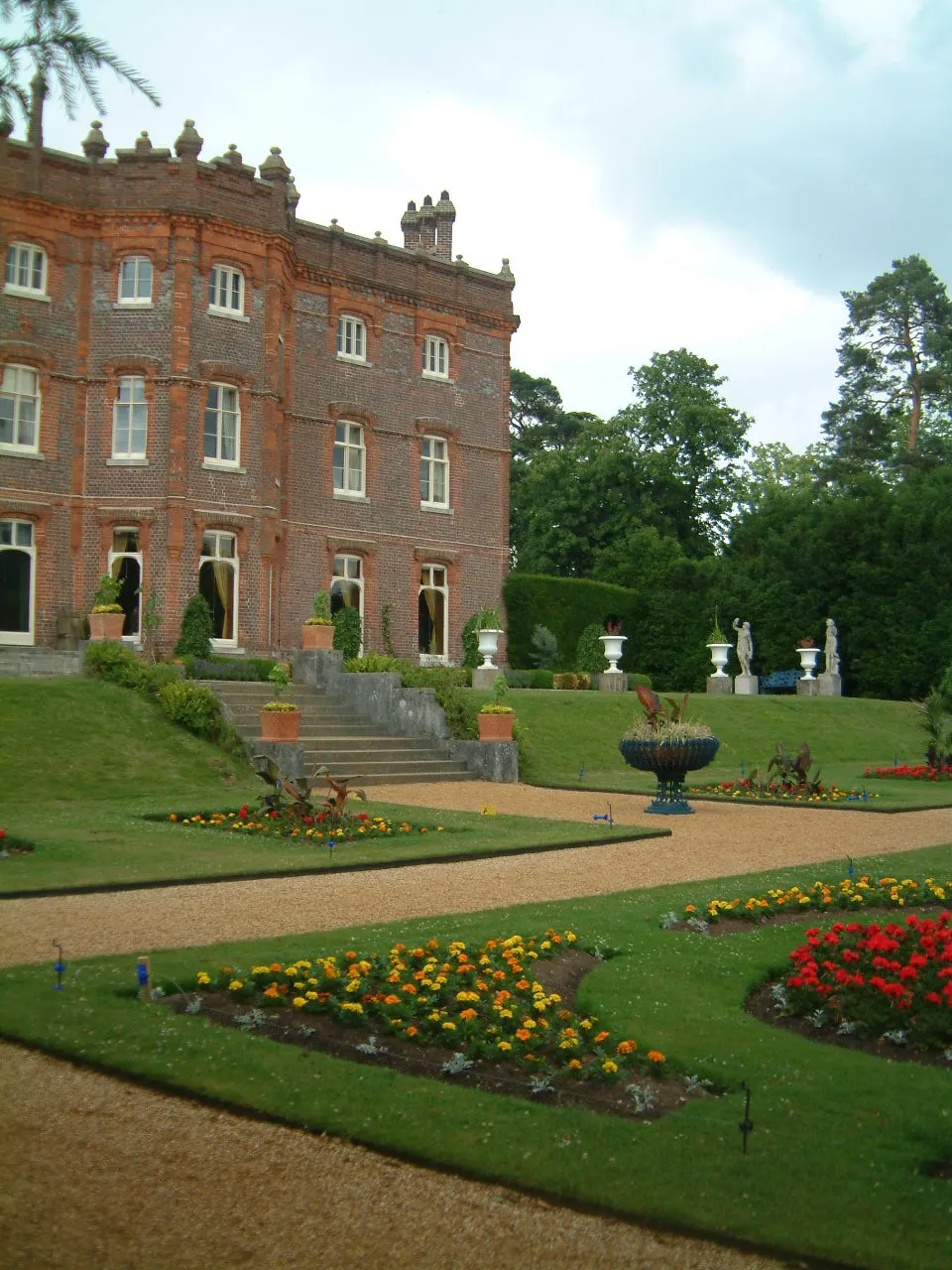 Photo showing: The rear of Hughenden Manor