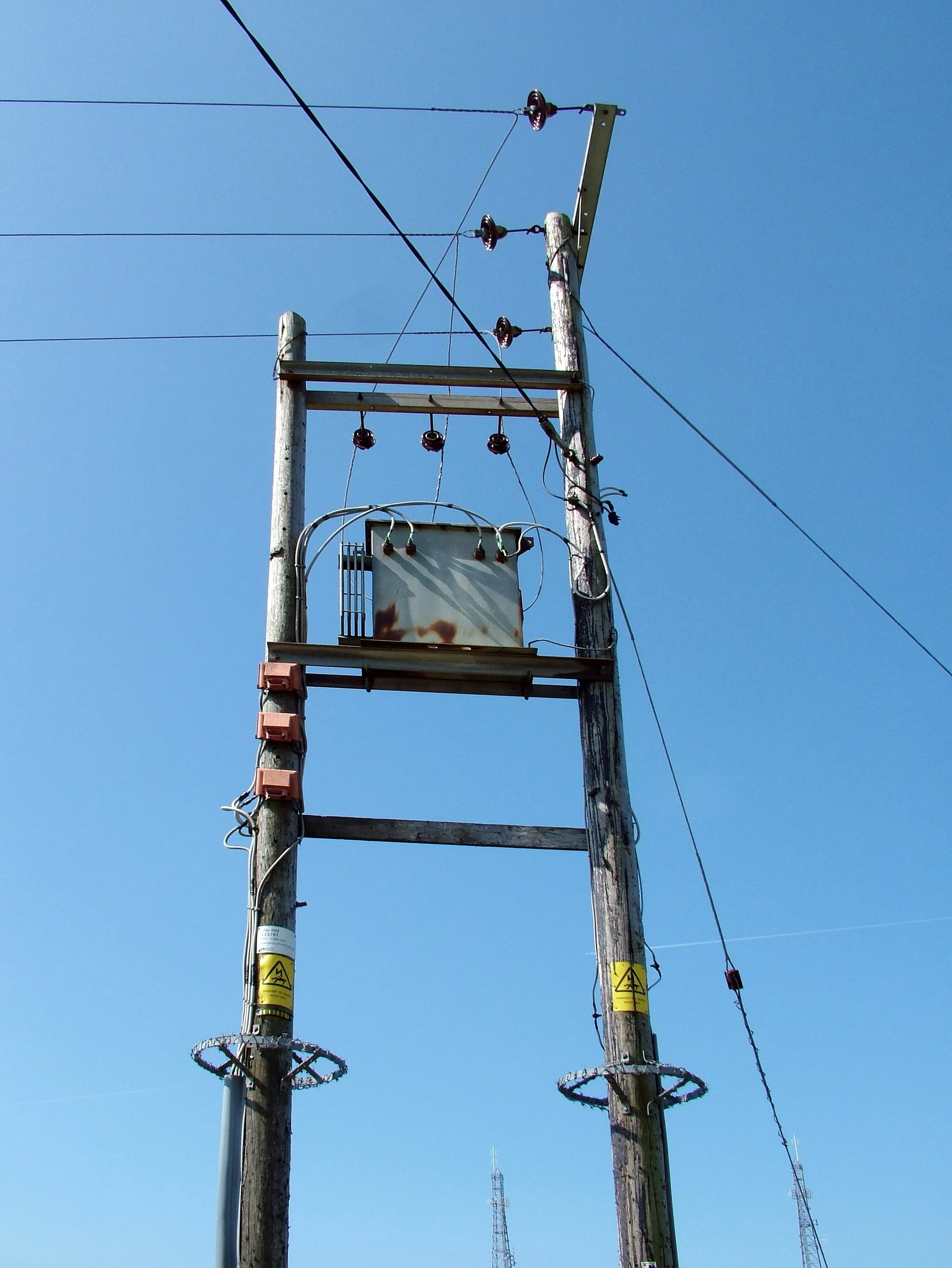 Photo showing: Electricity supply transformer