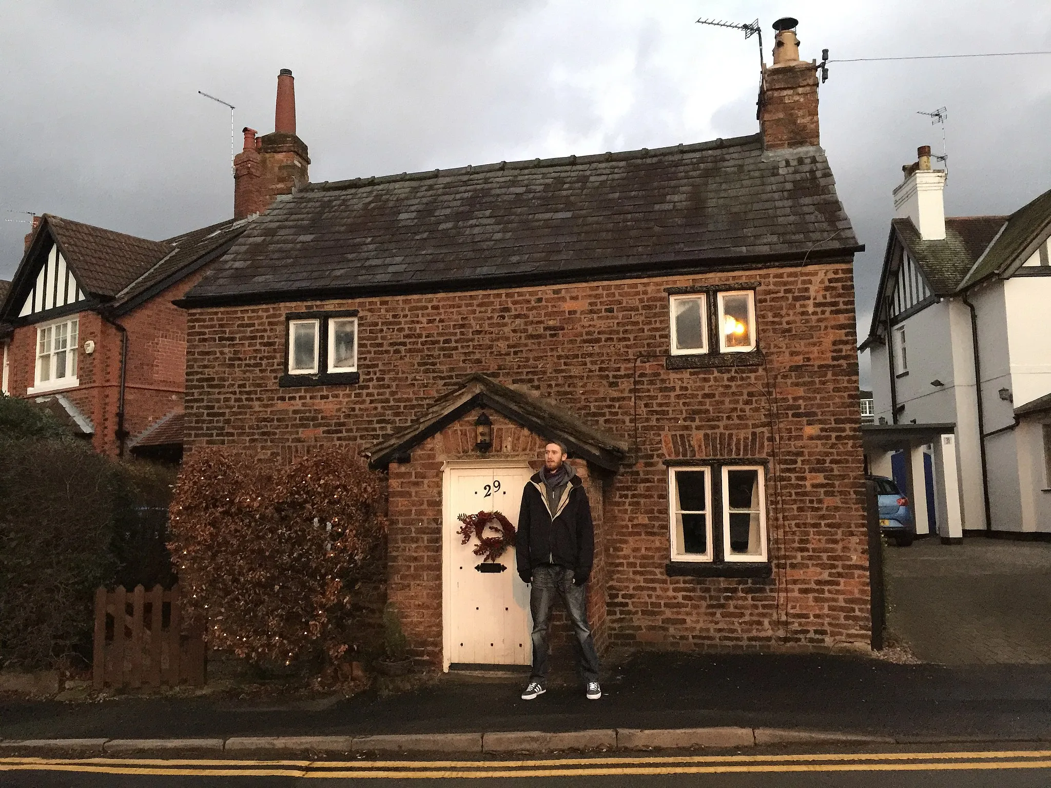 Photo showing: A small listed cottage in Alderley Edge village located in Manchester