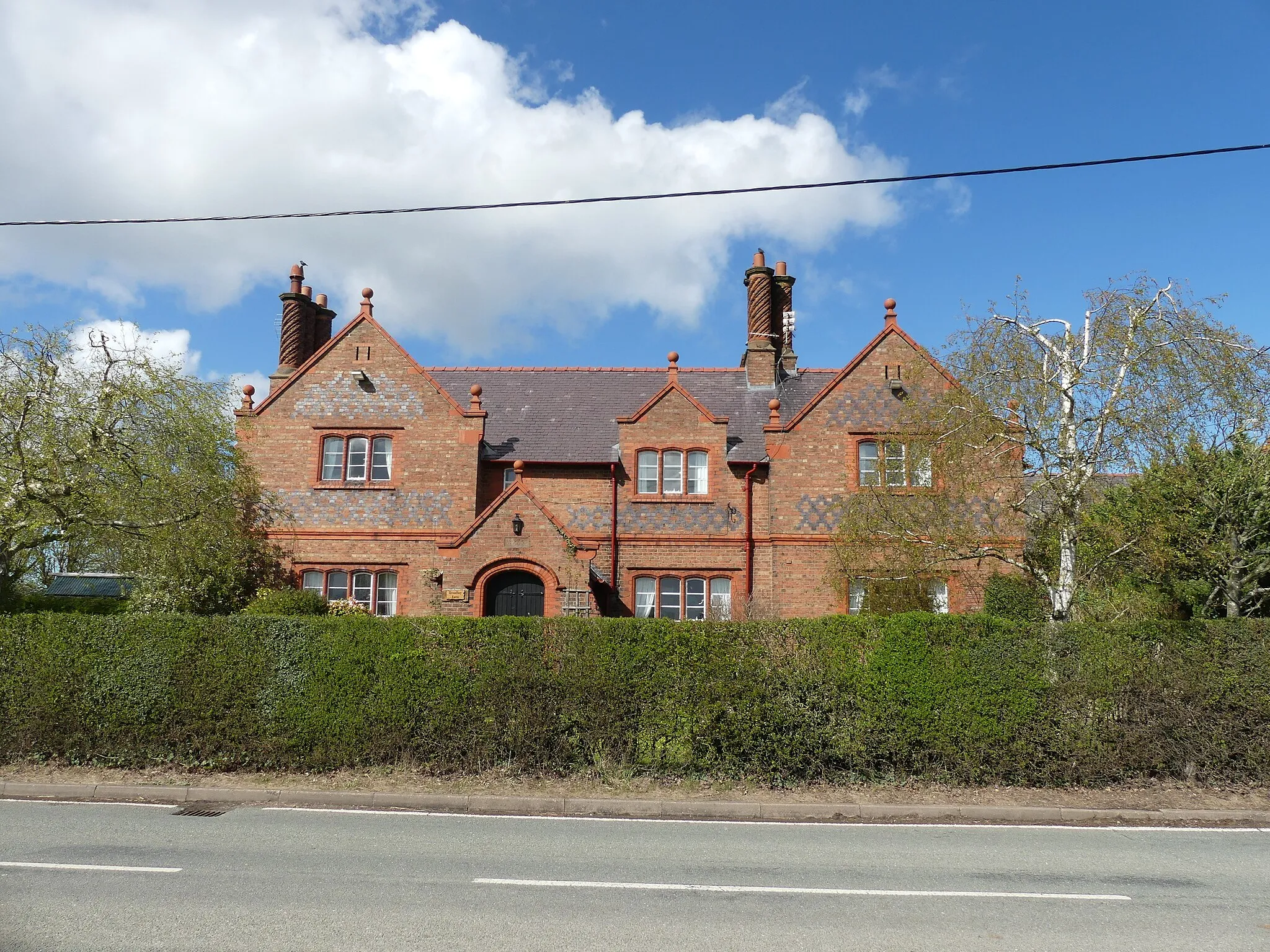 Photo showing: Broadhey Farm Farmhouse: Grade II listed building in Lower Kinnerton, Cheshire