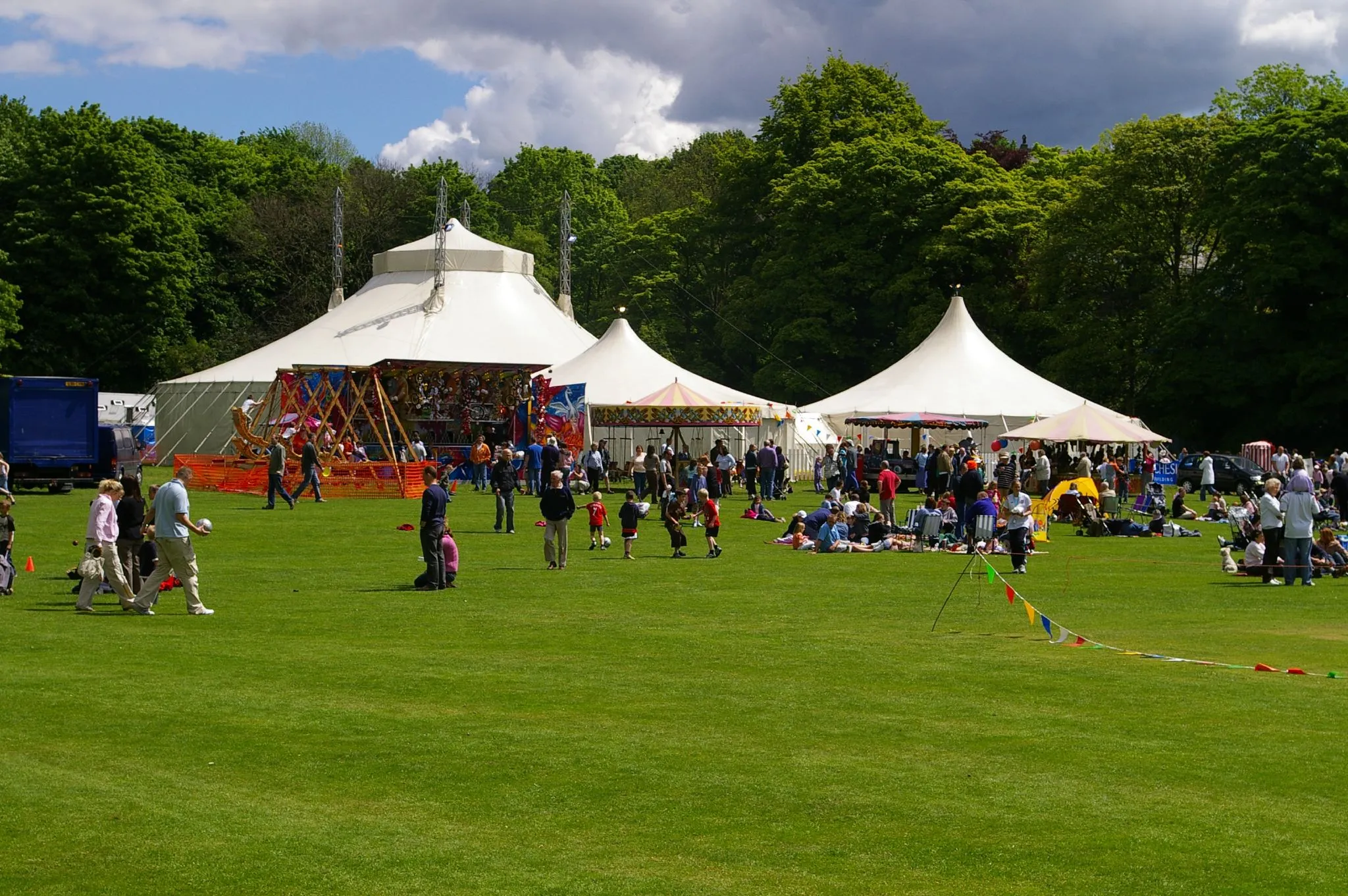 Photo showing: Tents at the 2005 Bollington Festival in Cheshire