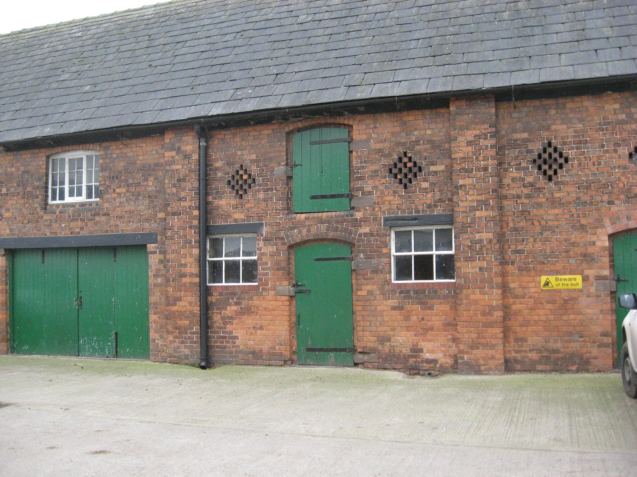 Photo showing: Old farm buildings at Wimboldsley Grange. Wikidata has entry Barn C15 Yards To West Of Twelve Acres Farmhouse (Q17551925) with data related to this item.