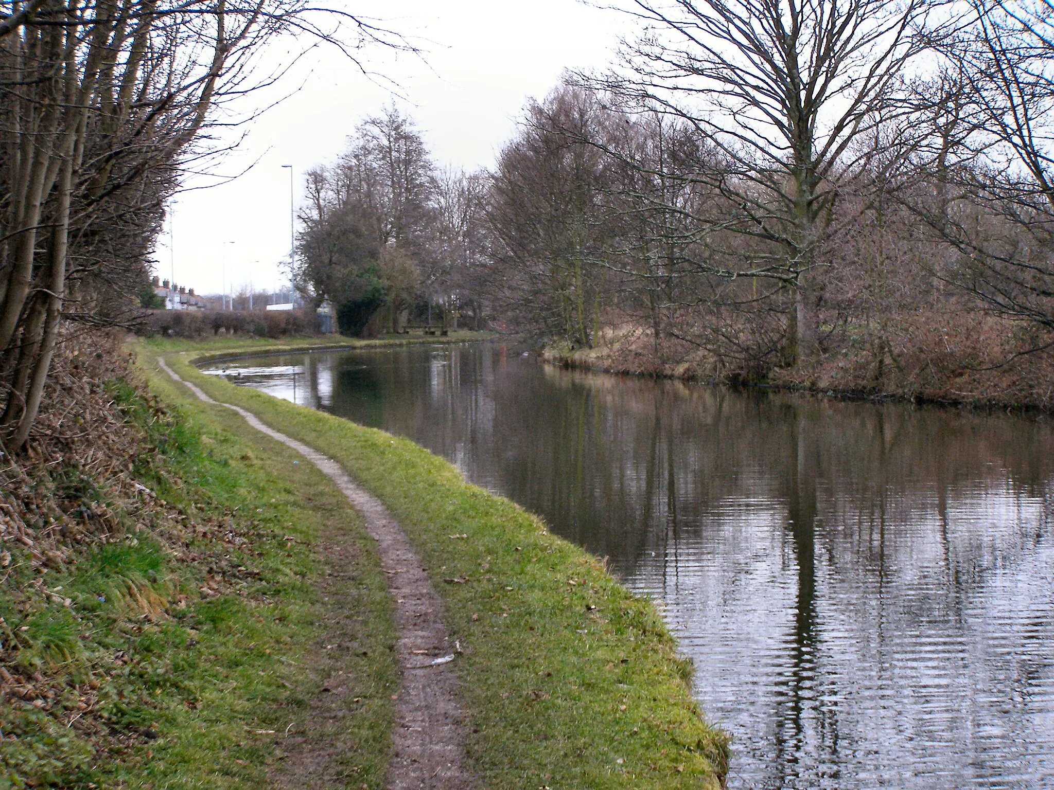 Photo showing: Bridgewater Canal Running alongside Chester Road, near to Grappenhall.