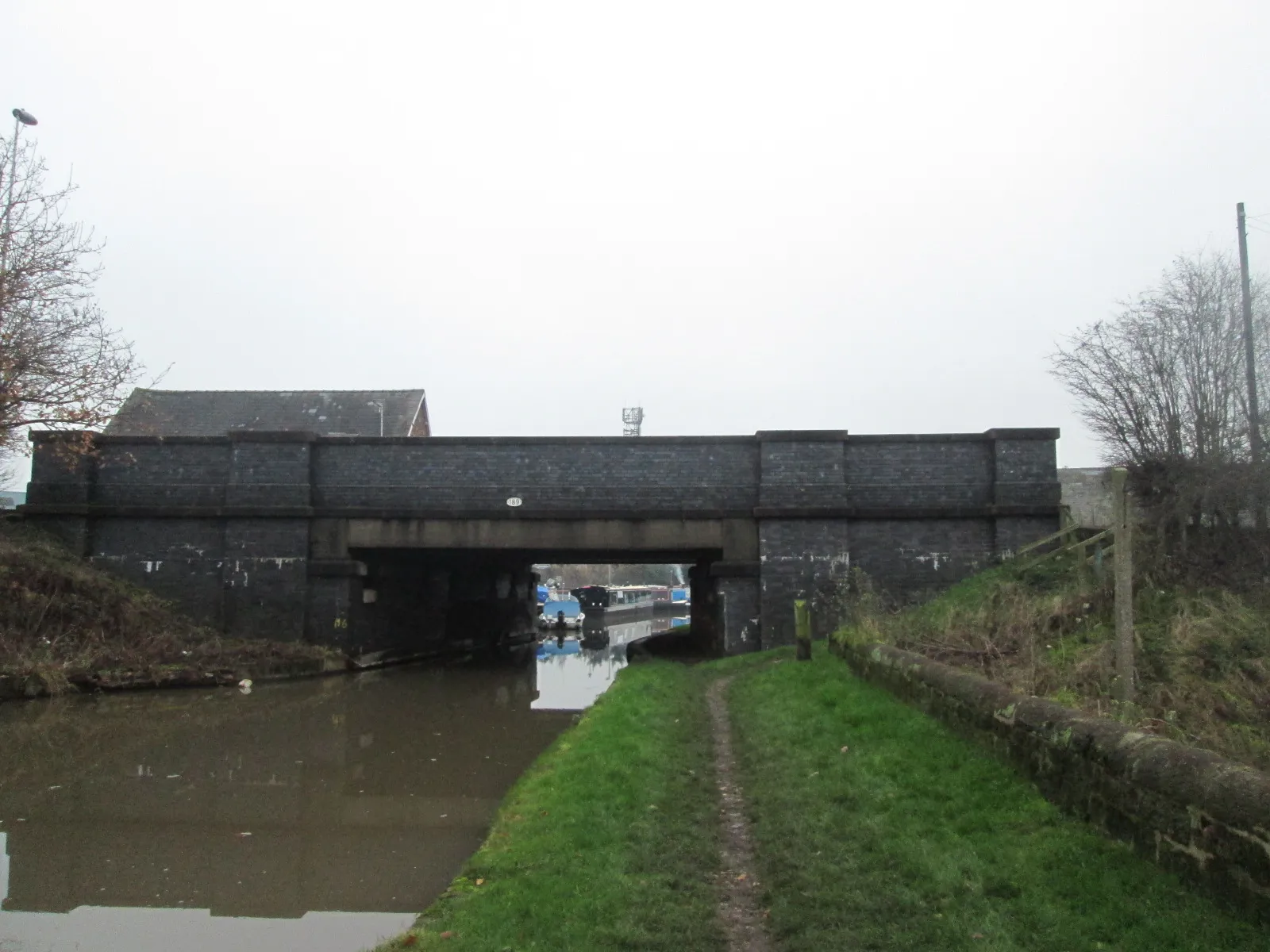 Photo showing: Bridge 189, Trent and Mersey Canal