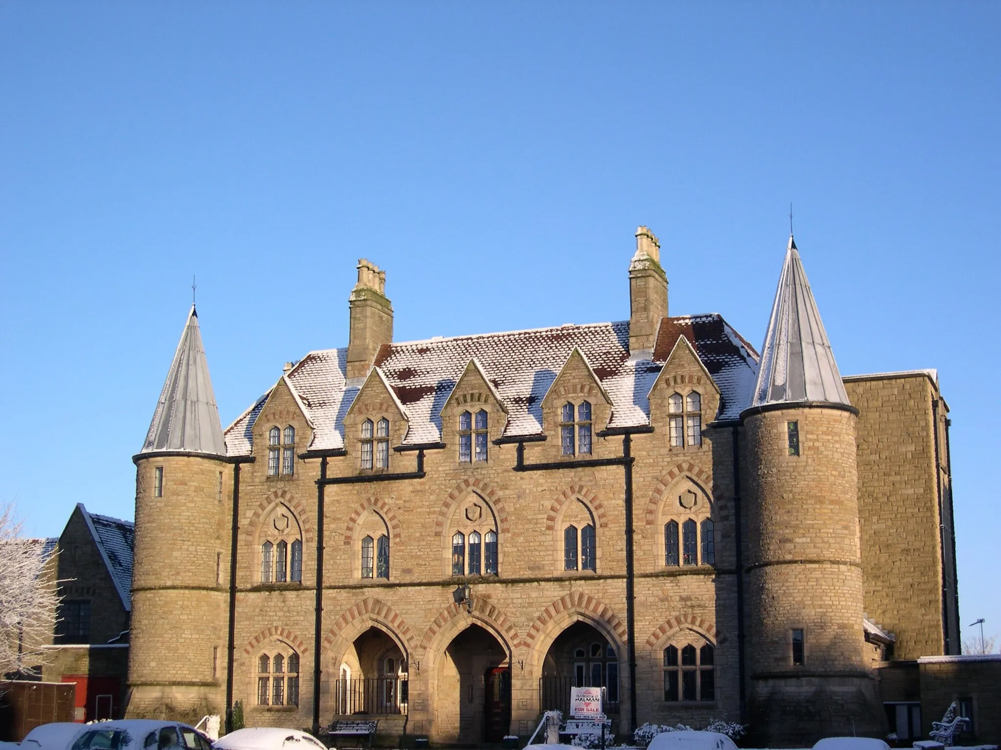 Photo showing: Armoury Towers, Barracks Square, Macclesfield, Cheshire, England