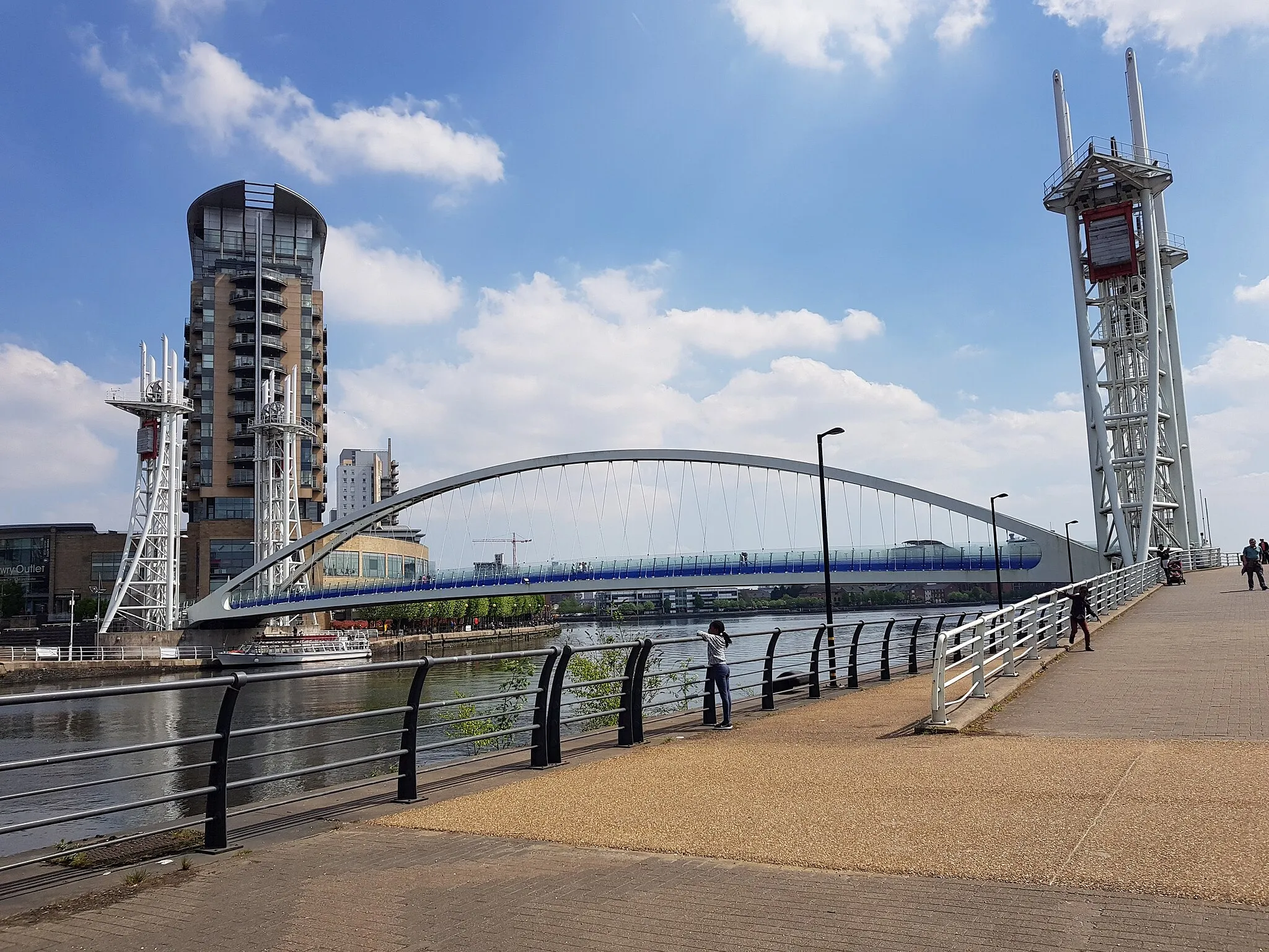 Photo showing: Millennium Footbridge, Salford