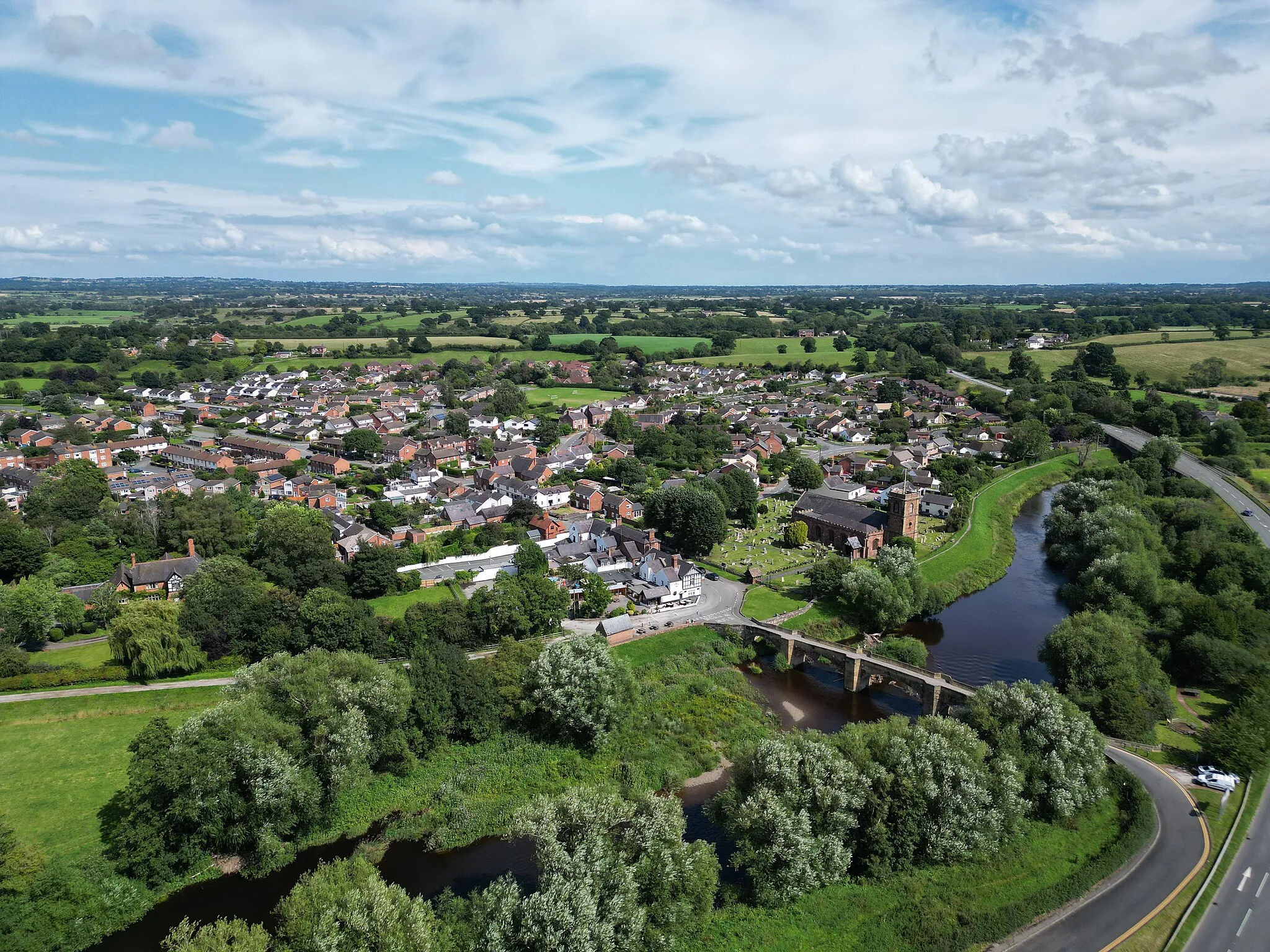 Photo showing: (Bangor-on-Dee) - Afon Dyfrdwy (River Dee) SSSI.
The main channel of the River Dee lies within both Wales and England, and is notified as two
separate SSSIs – the Afon Dyfrdwy (River Dee) SSSI in Wales and the River Dee (England)

SSSI in England.