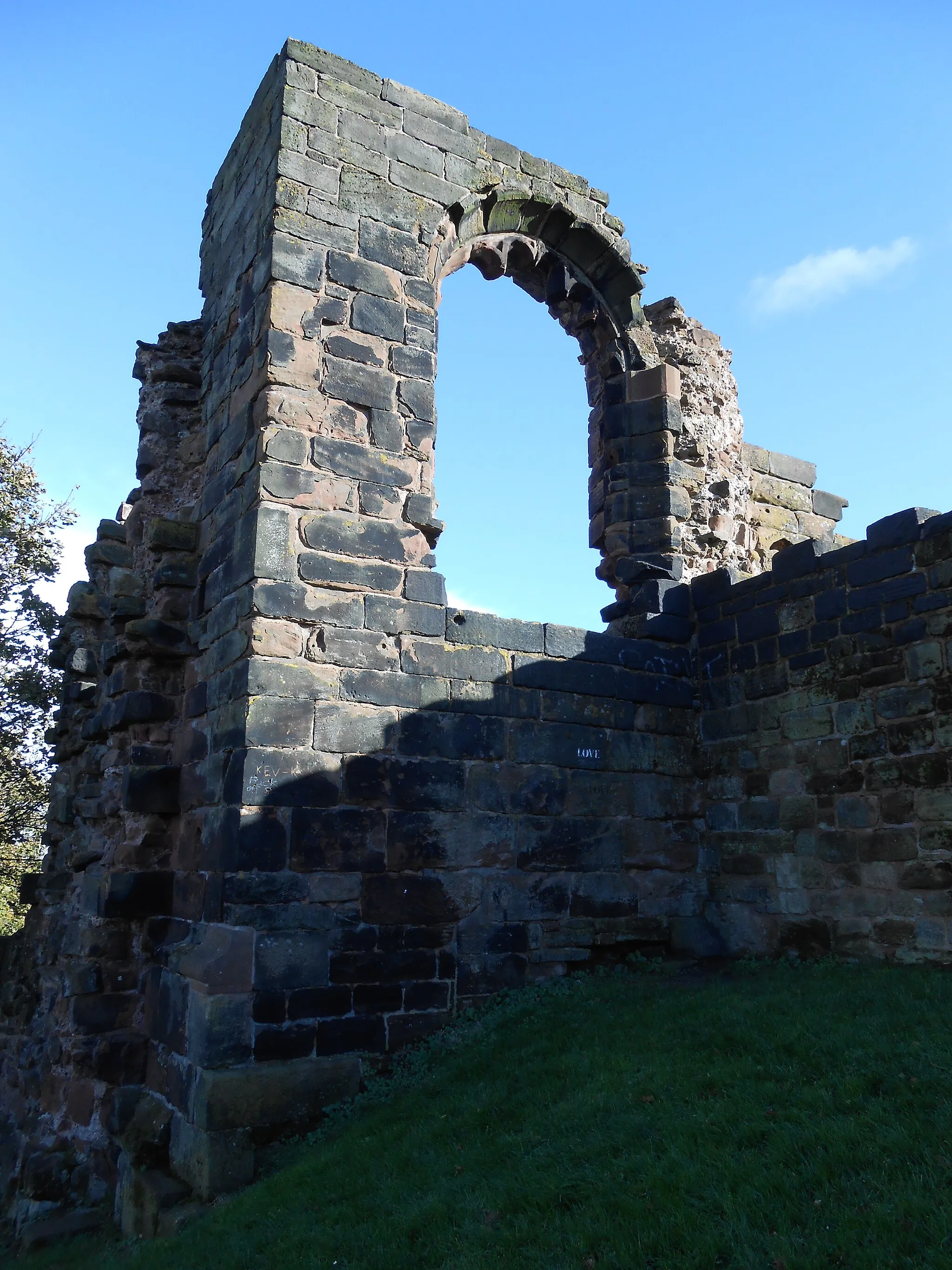 Photo showing: Photo taken at Halton Castle, Cheshire, England.