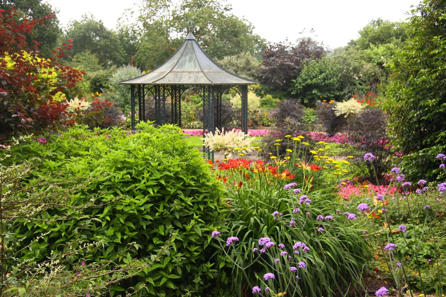 Photo showing: Bridgemere Gardens