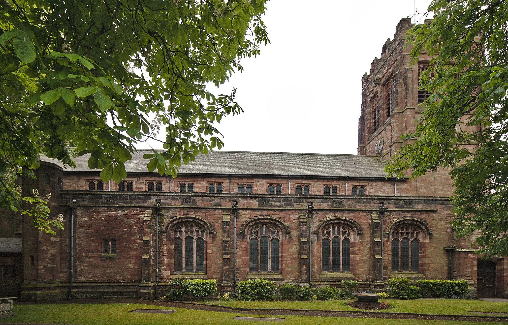 Photo showing: St Peter's Church, Newton-le-Willows from the north.