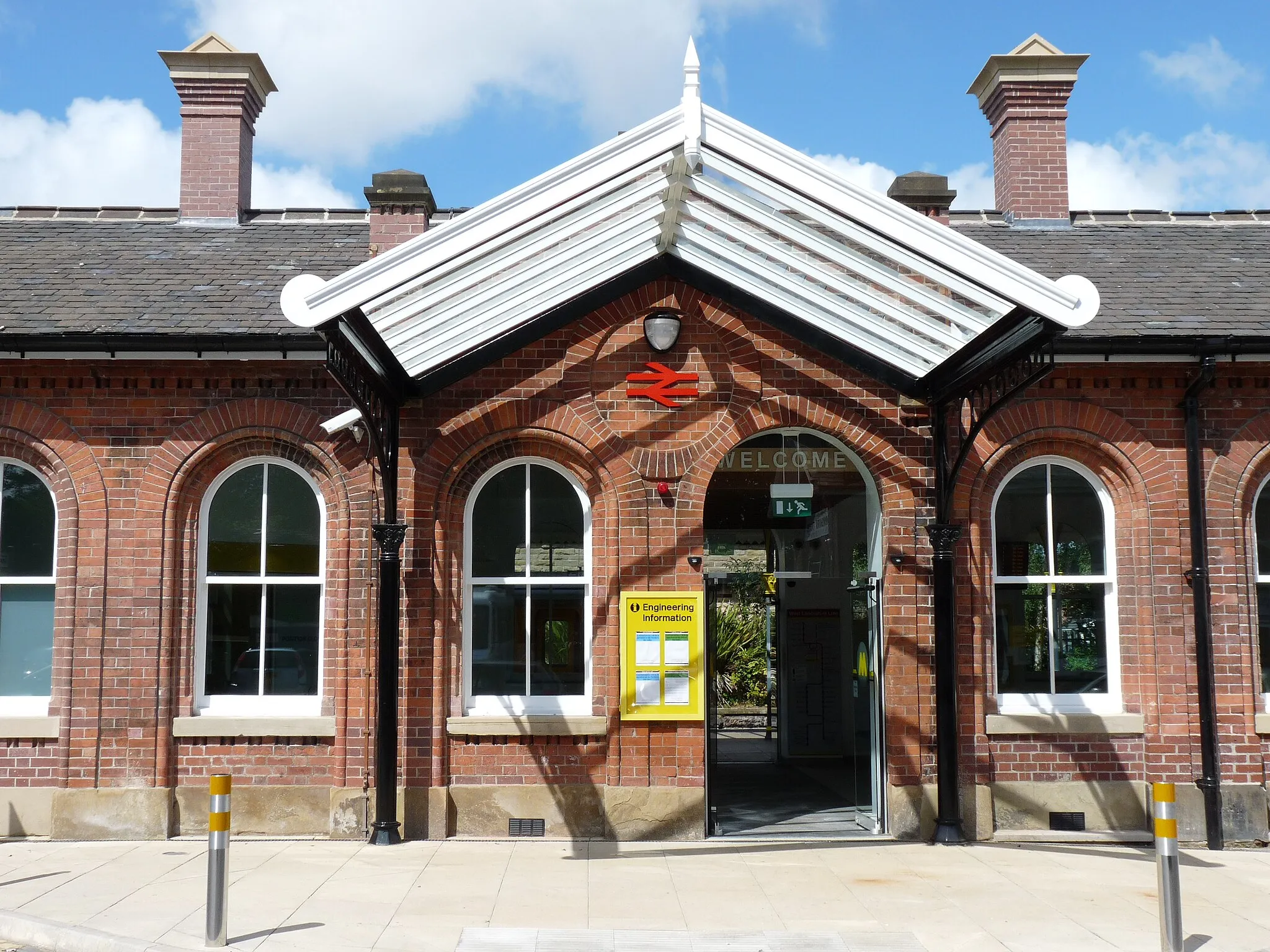 Photo showing: The frontage of the recently refurbished ticket hall at Ormskirk railway station.