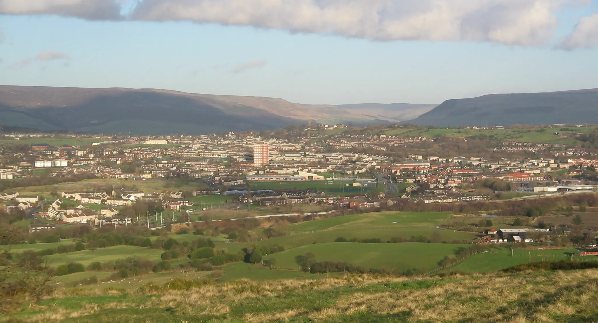 Photo showing: Hattersley and Mottram in Longdendale from Werneth Low.