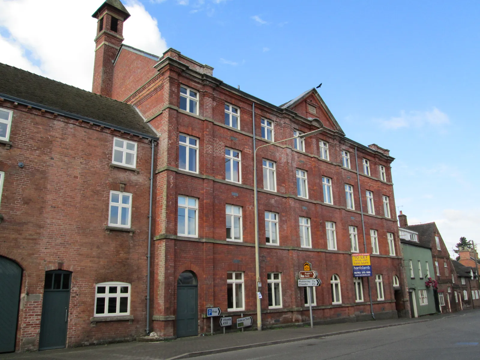 Photo showing: 19th-century tape weaving factory on High Street, Upper Tean. The building has been converted into apartments.