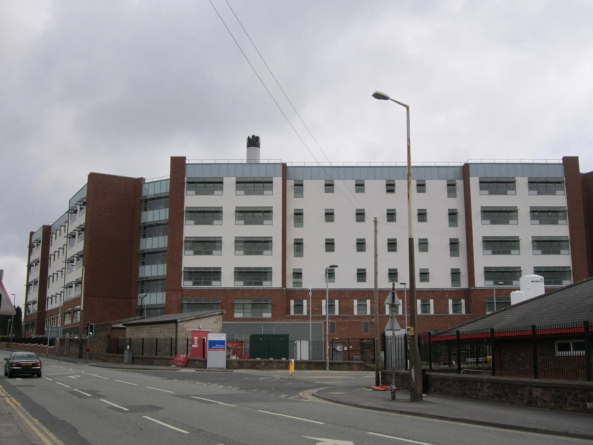 Photo showing: Whiston Hospital as seen from Dragon Lane, Whiston, Merseyside, England.