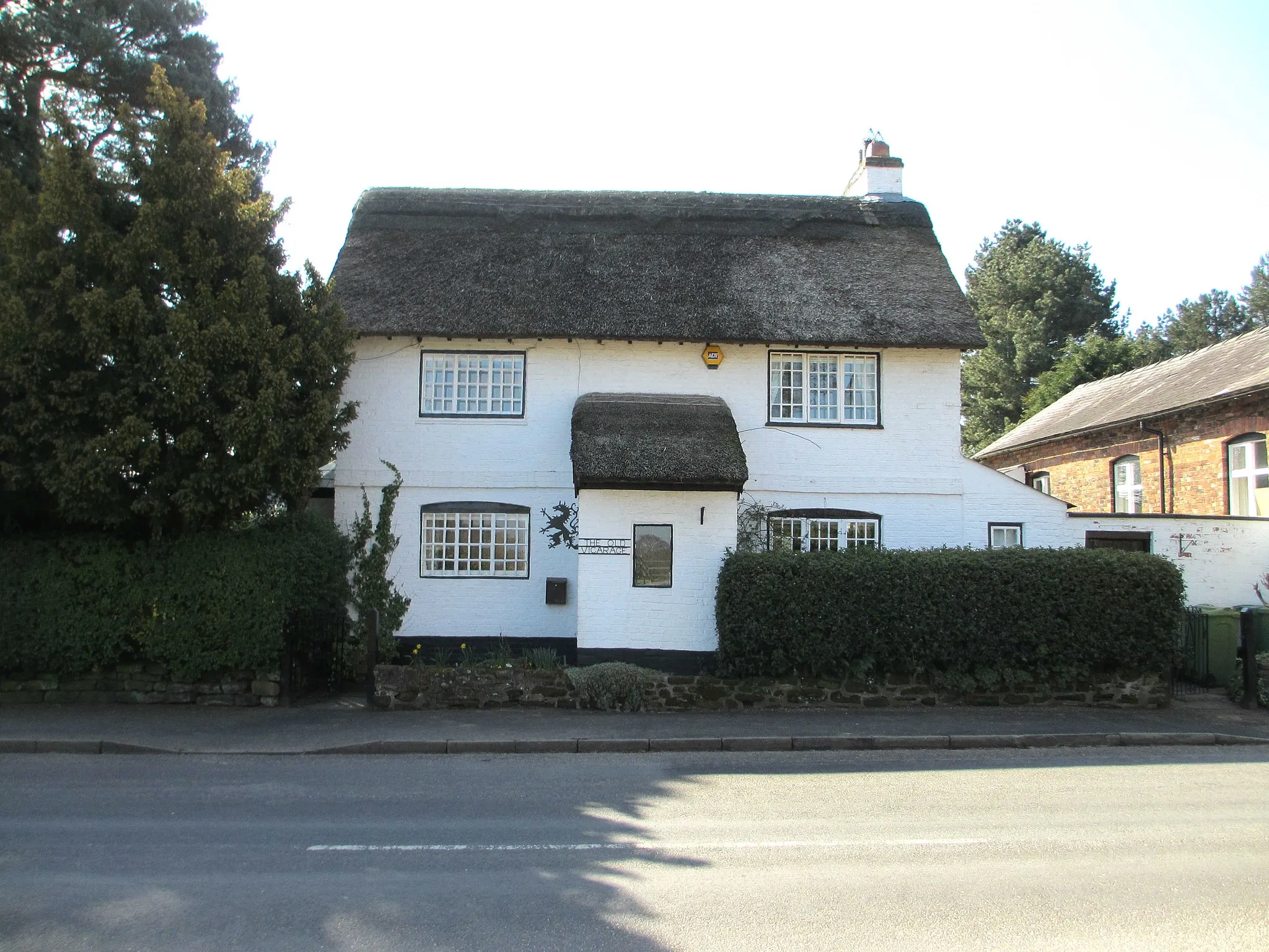 Photo showing: Photograph of the former vicarage in Little Budworth