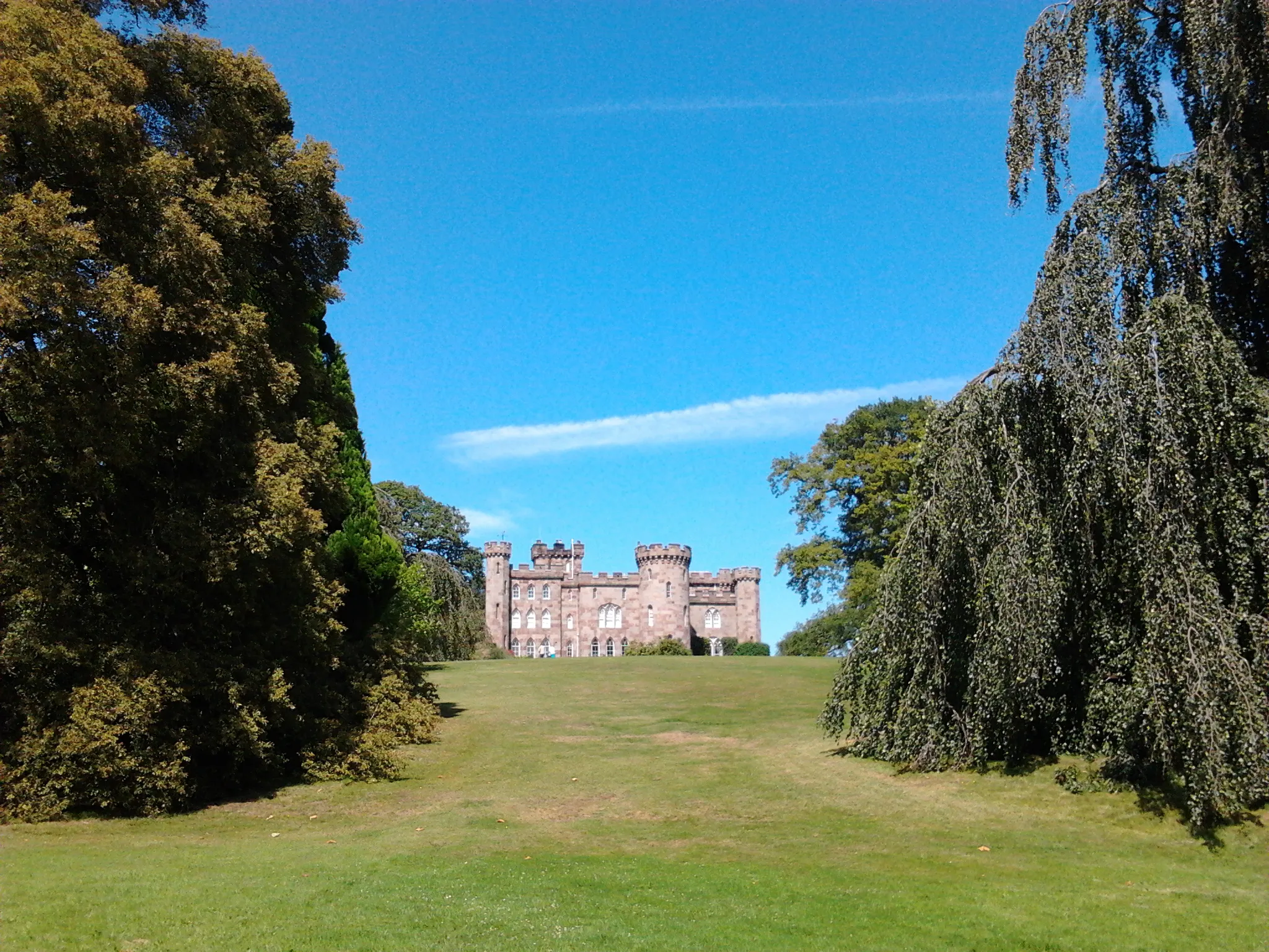 Photo showing: Cholmondeley Castle