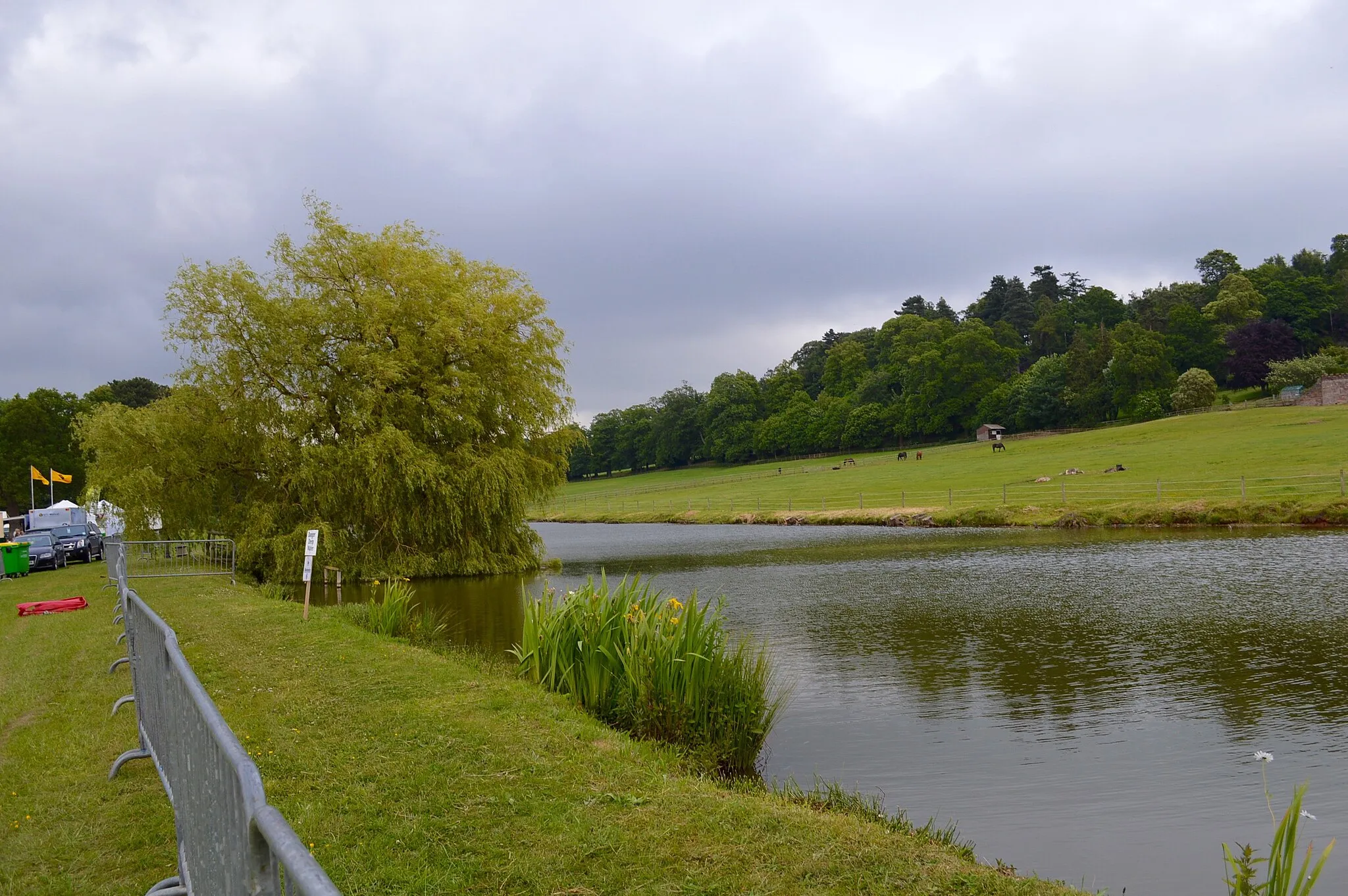 Photo showing: Bolesworth Castle Lake