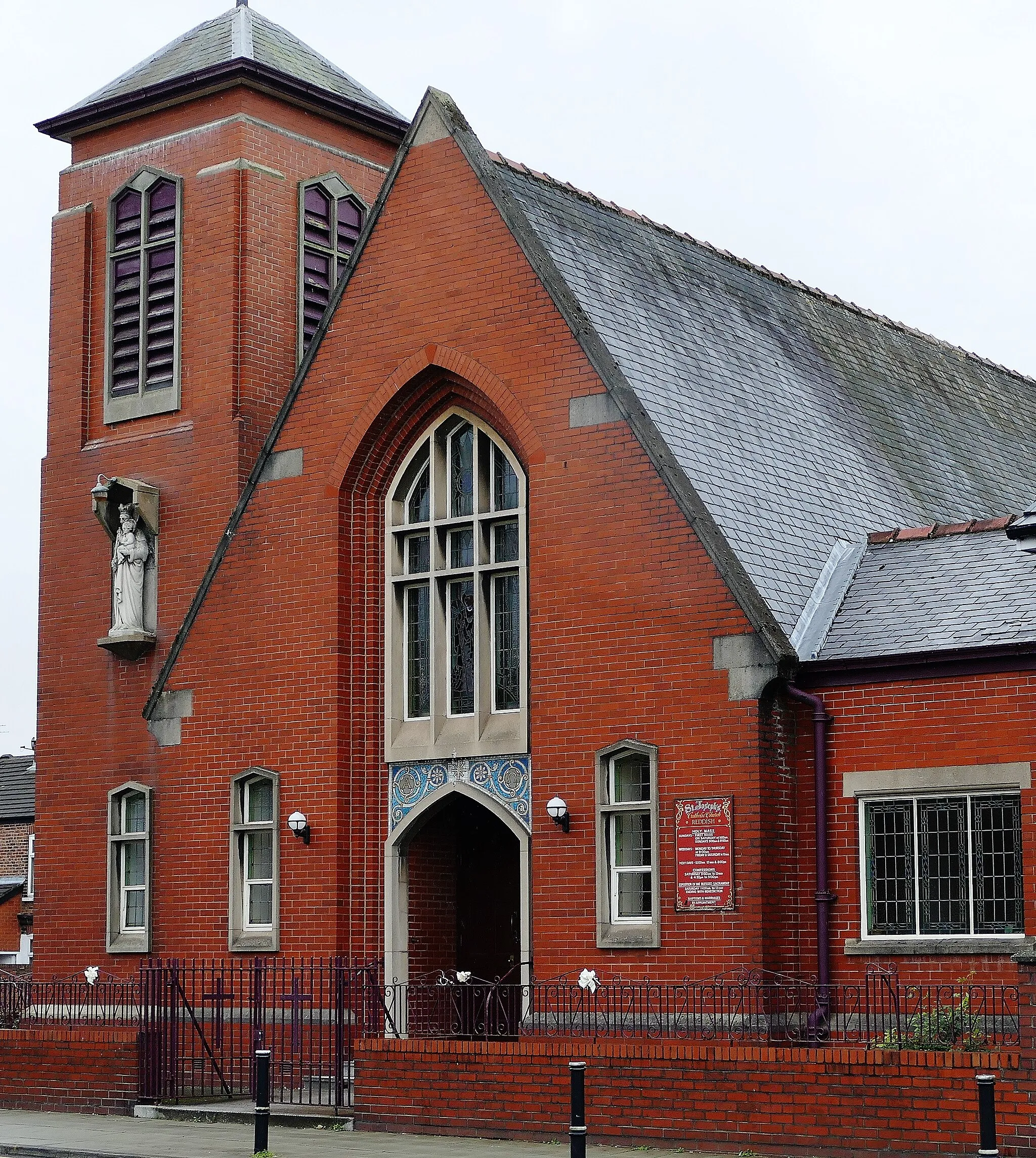 Photo showing: St Josephs External View - Gorton Road