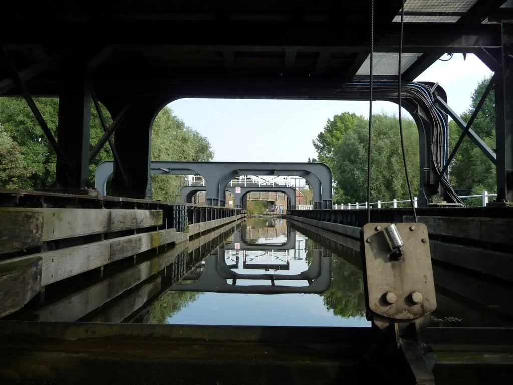 Photo showing: The aqueduct, Anderton Boat Lift