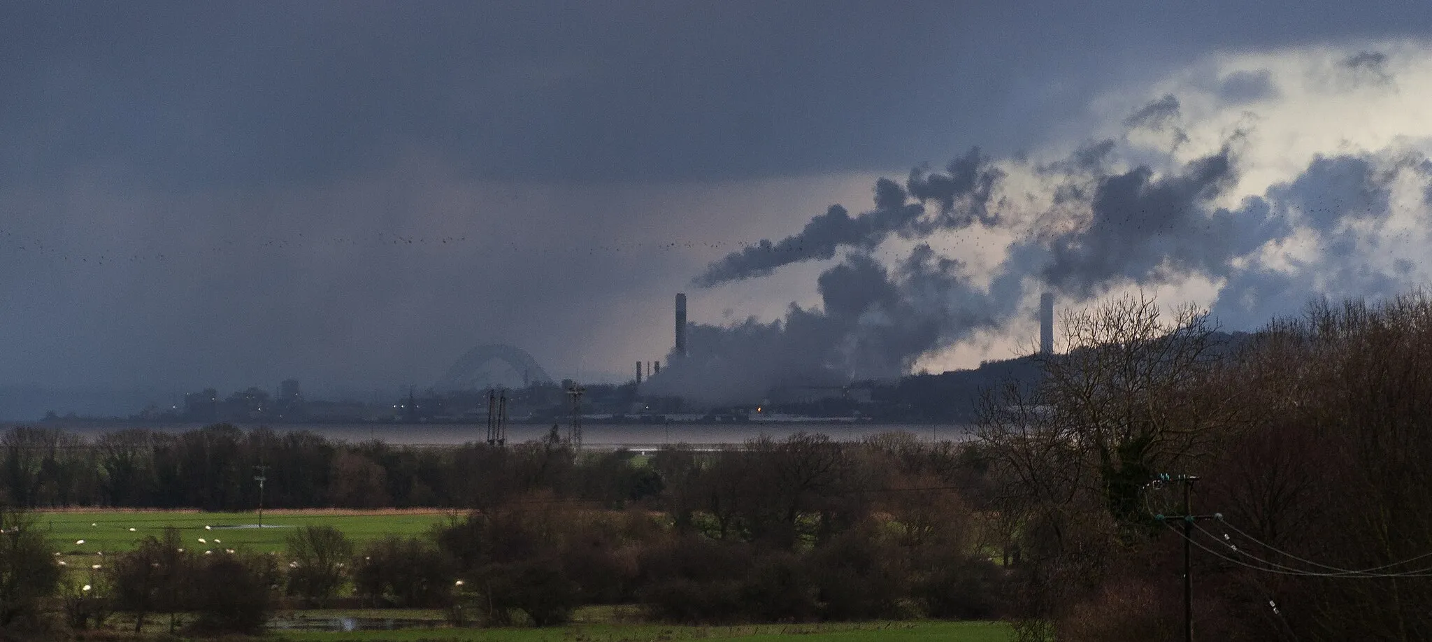 Photo showing: A long lens view of Runcorn's chemical plants